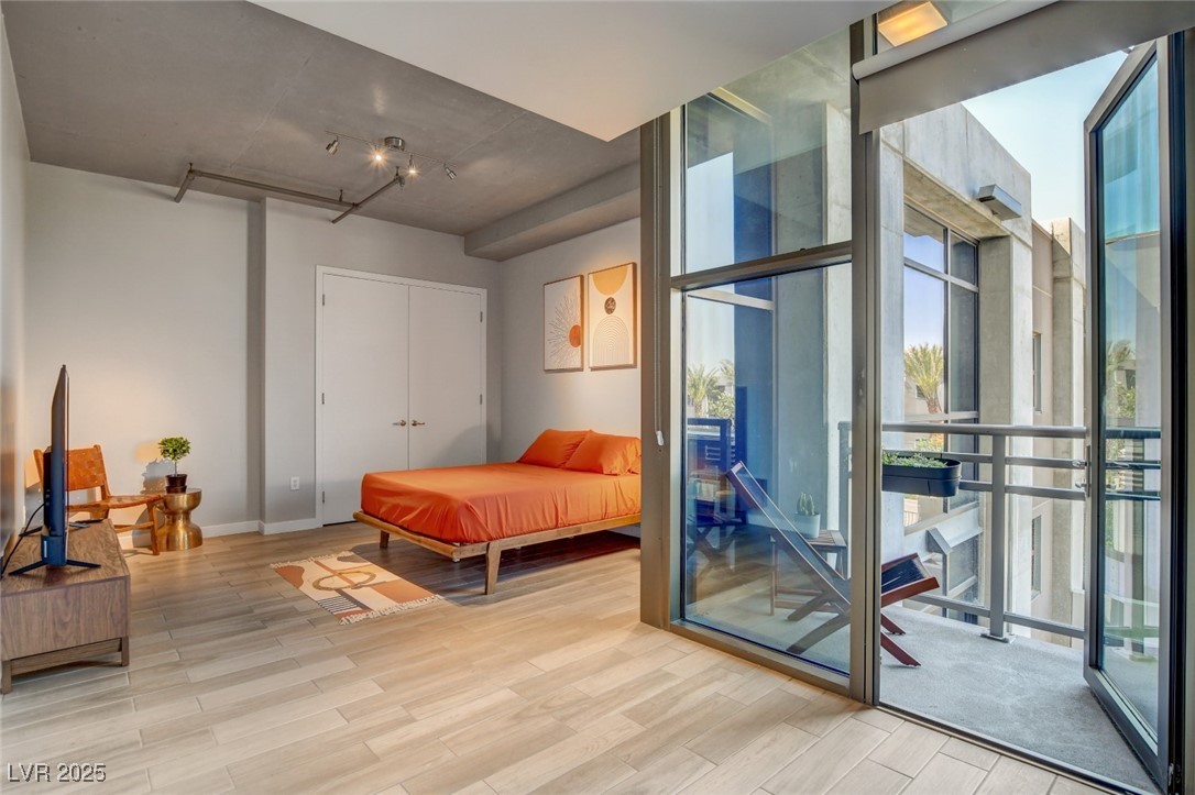 353 East Bonneville Avenue 754