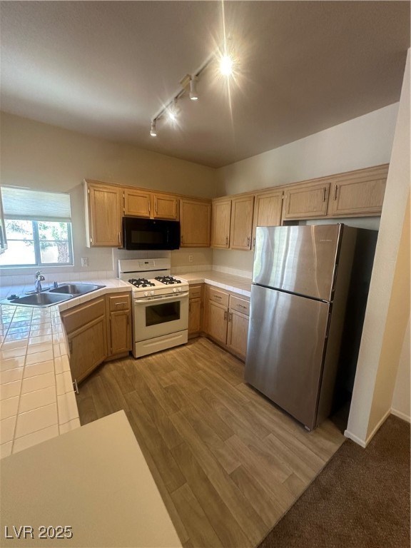 1830 North Buffalo Drive 2013