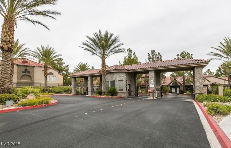 2200 South Fort Apache Road 2217