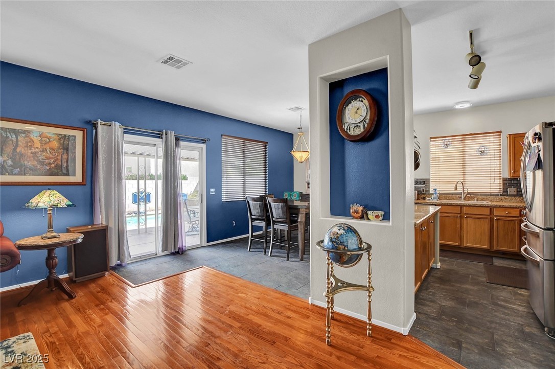 9338 Coral Berry Street