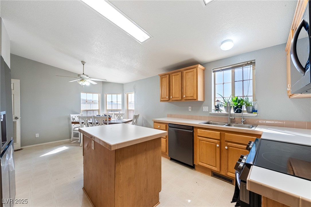 1230 West Greta Boulevard