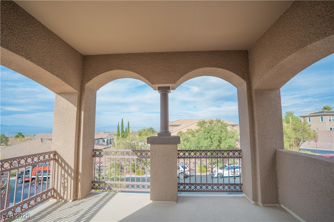 2265 Boutique Avenue