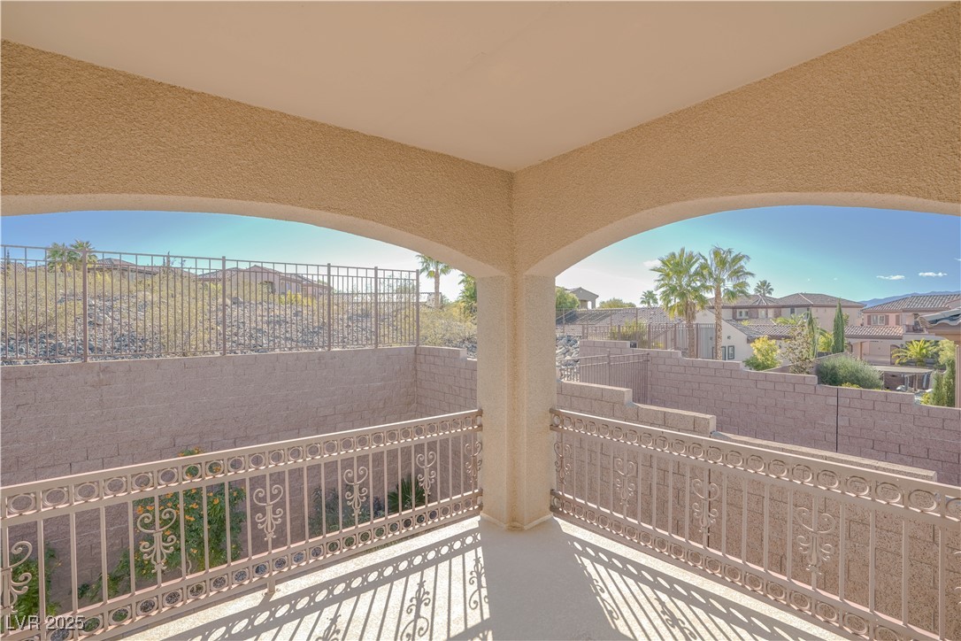 2265 Boutique Avenue