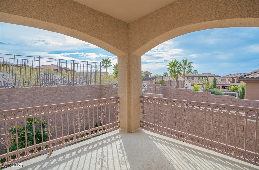 2265 Boutique Avenue