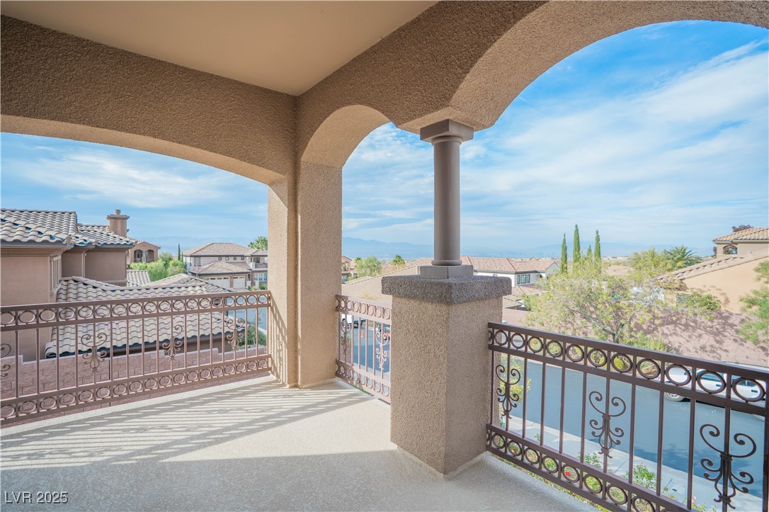 2265 Boutique Avenue