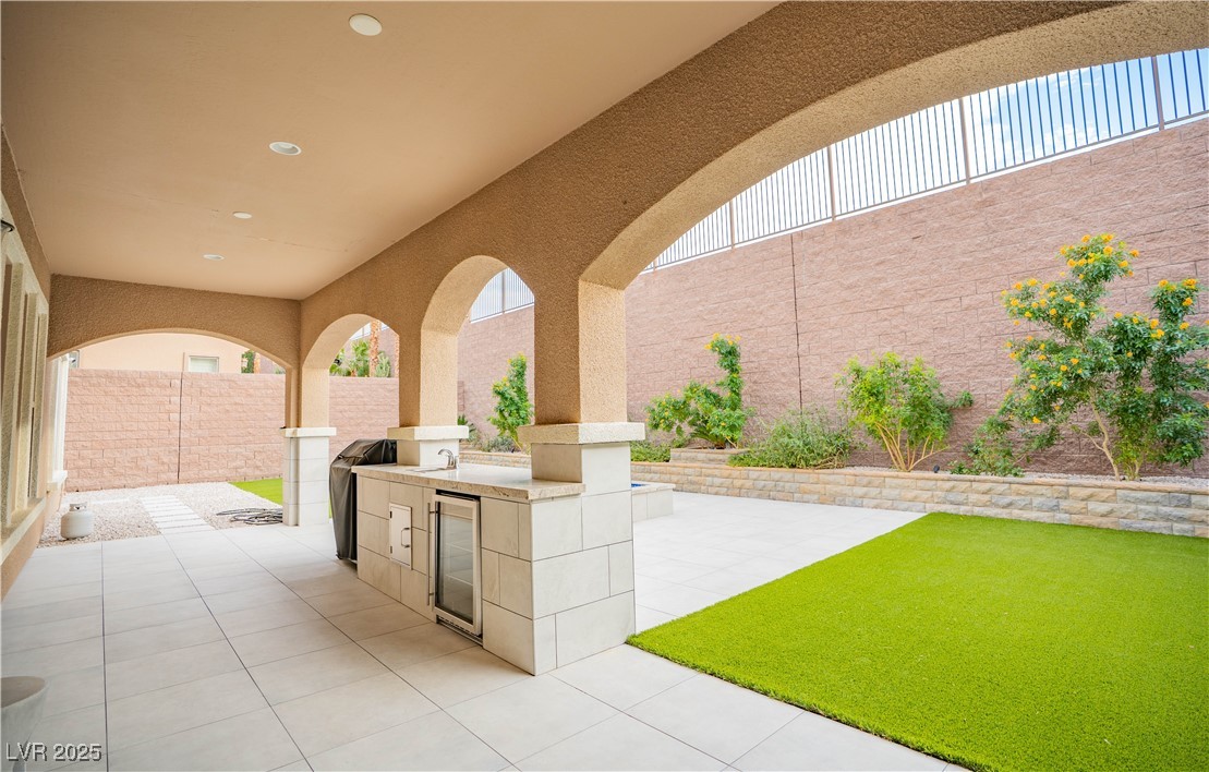 2265 Boutique Avenue