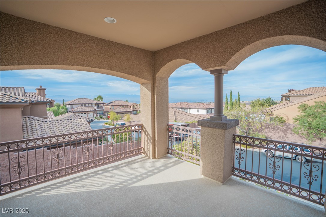 2265 Boutique Avenue