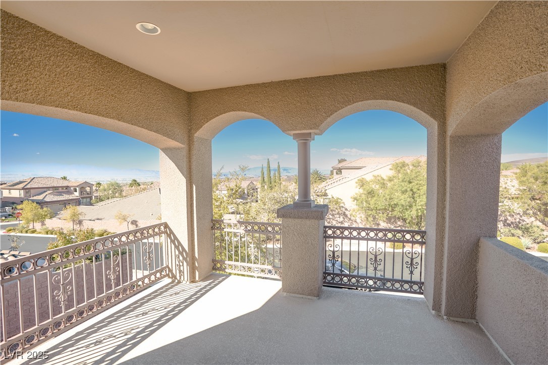 2265 Boutique Avenue