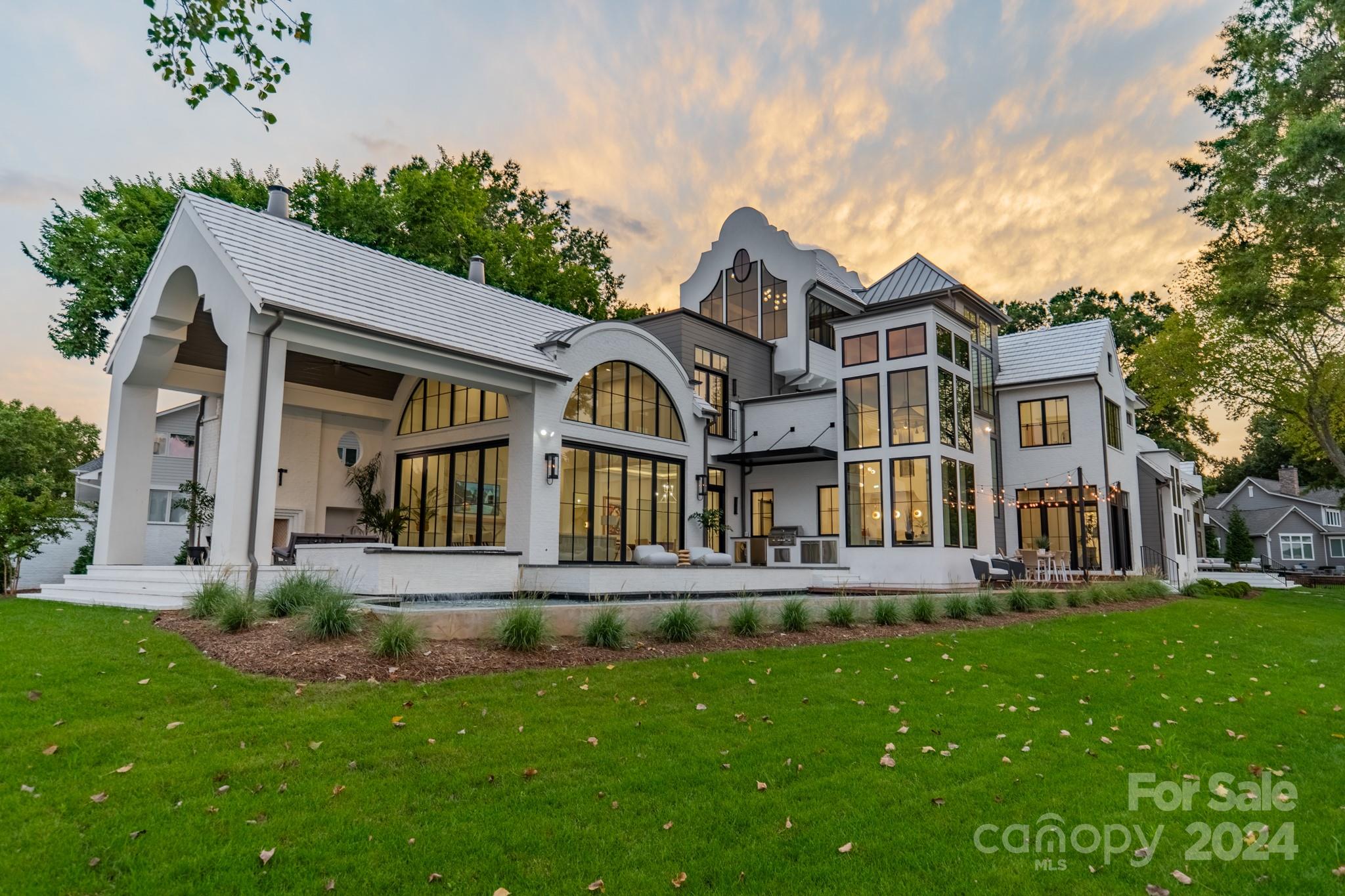 18000 Whispering Oaks Drive