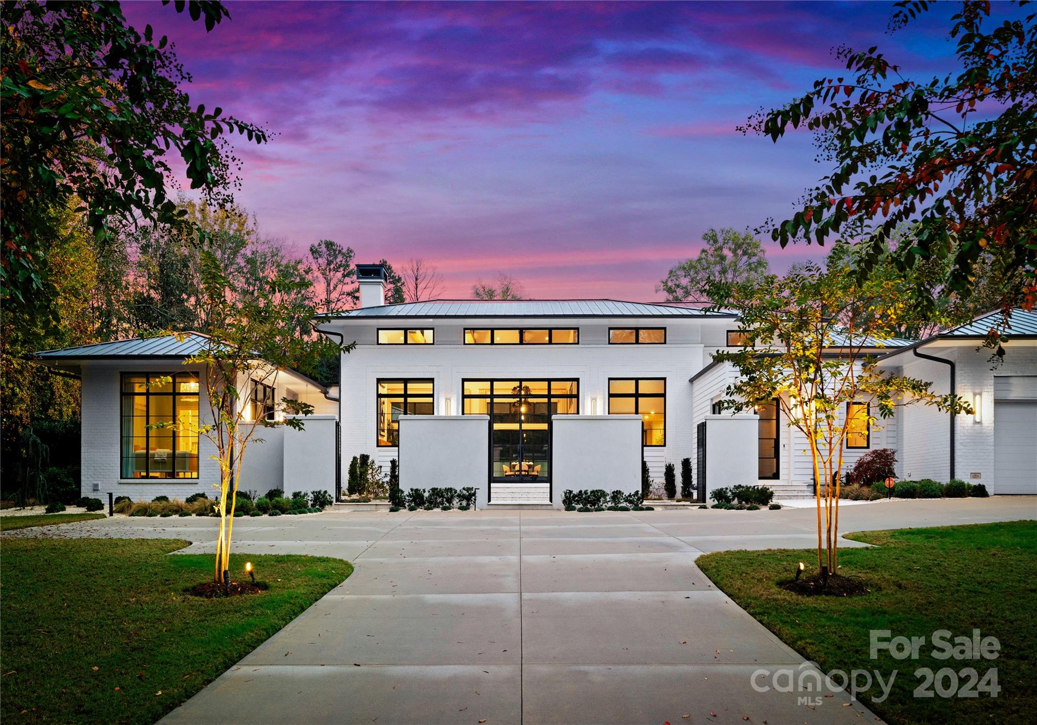 2715 Loch Lane