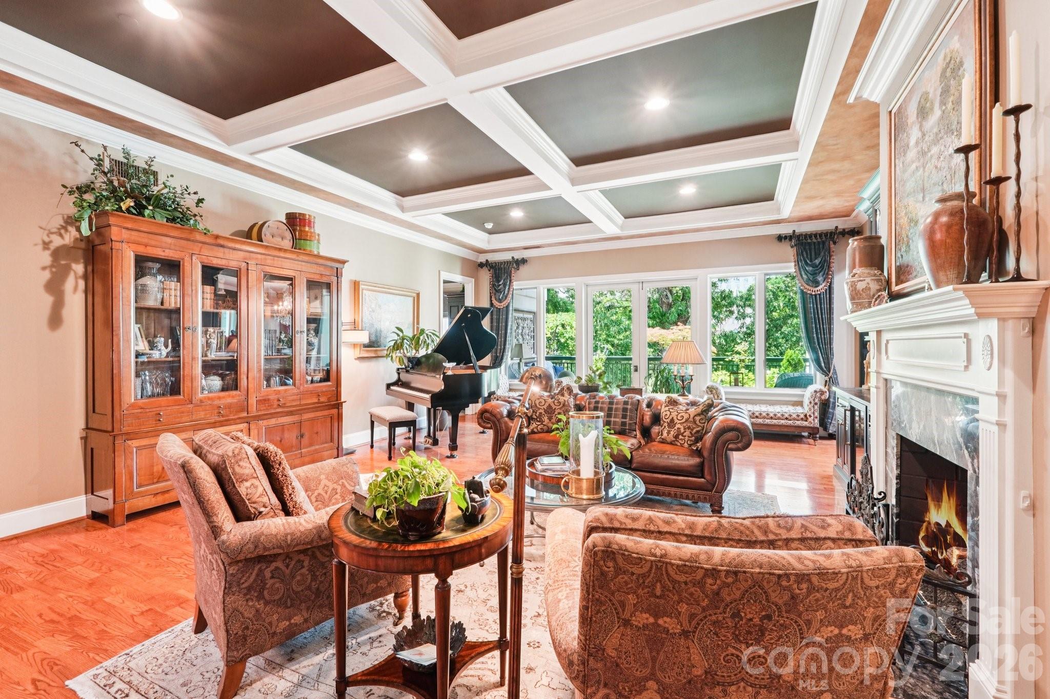 229 N Church Street Unit: 401