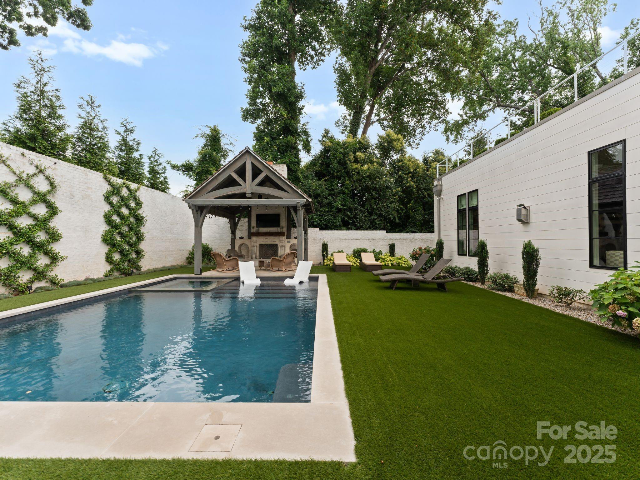 2837 Kenwood Sharon Lane