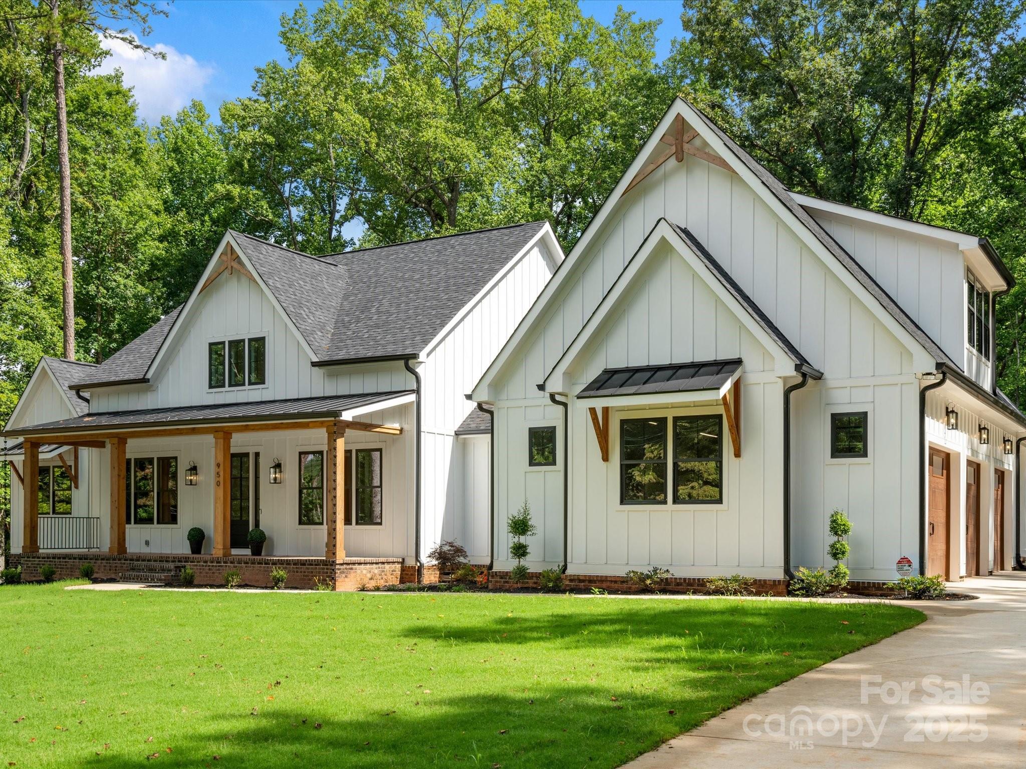 950 Nauvasse Trail