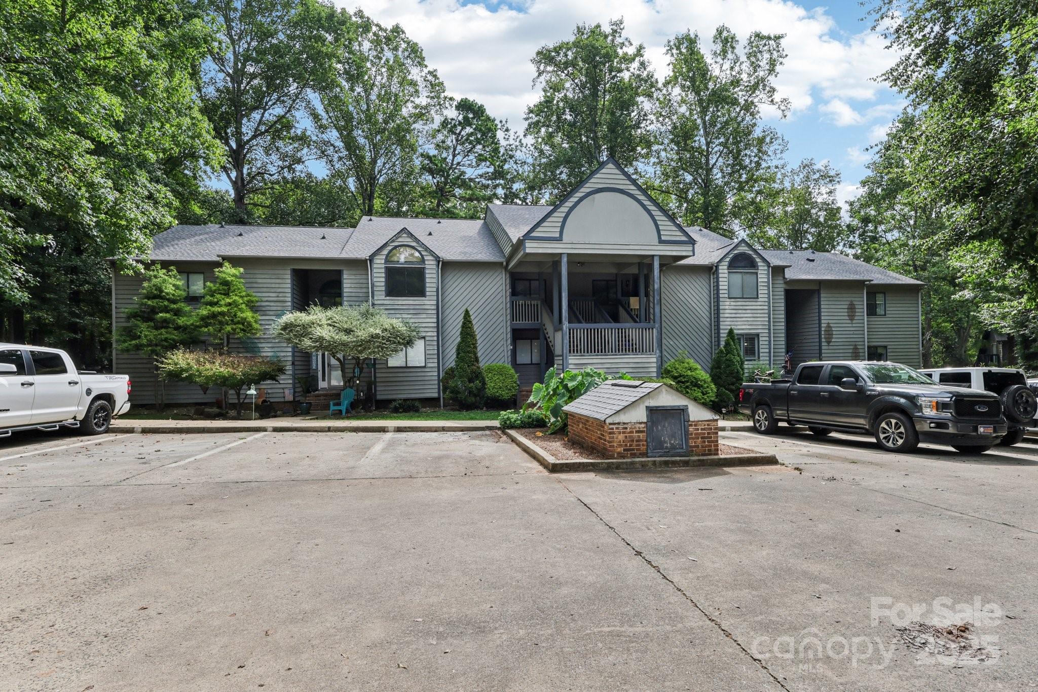 1590 Springpoint Road Unit: E