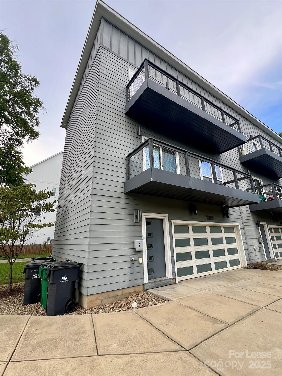 1106 N Alexander Street