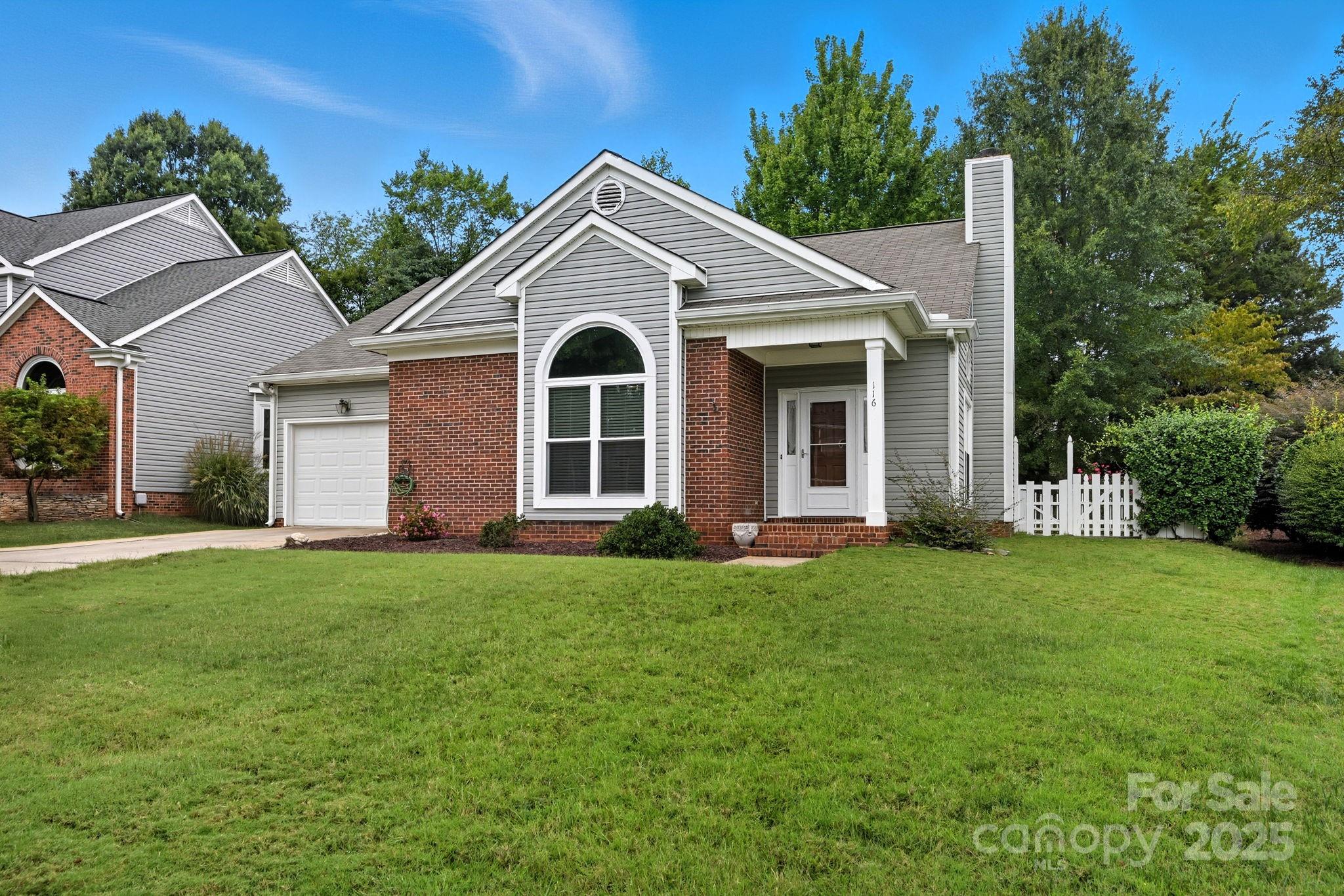 116 Lakewood Circle Drive