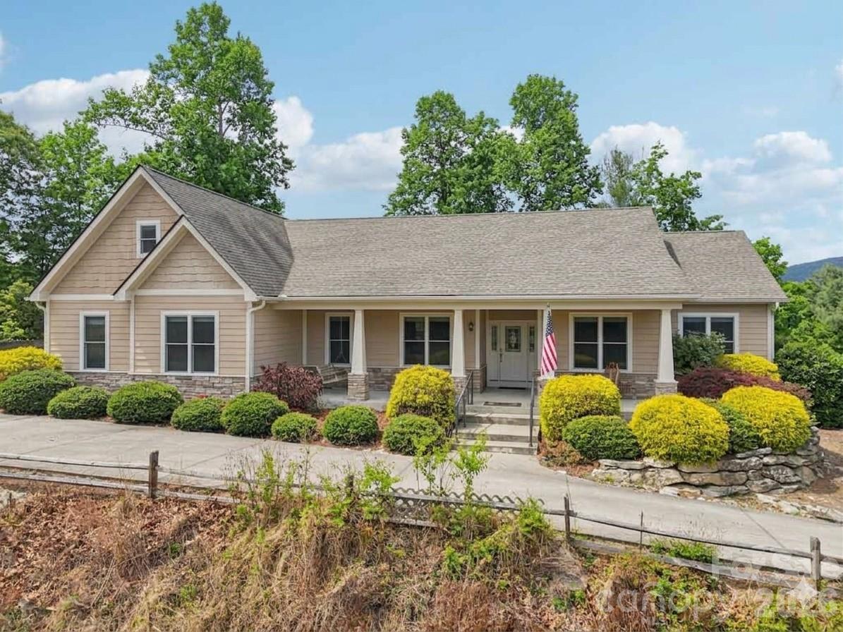 959 Silverglen Way