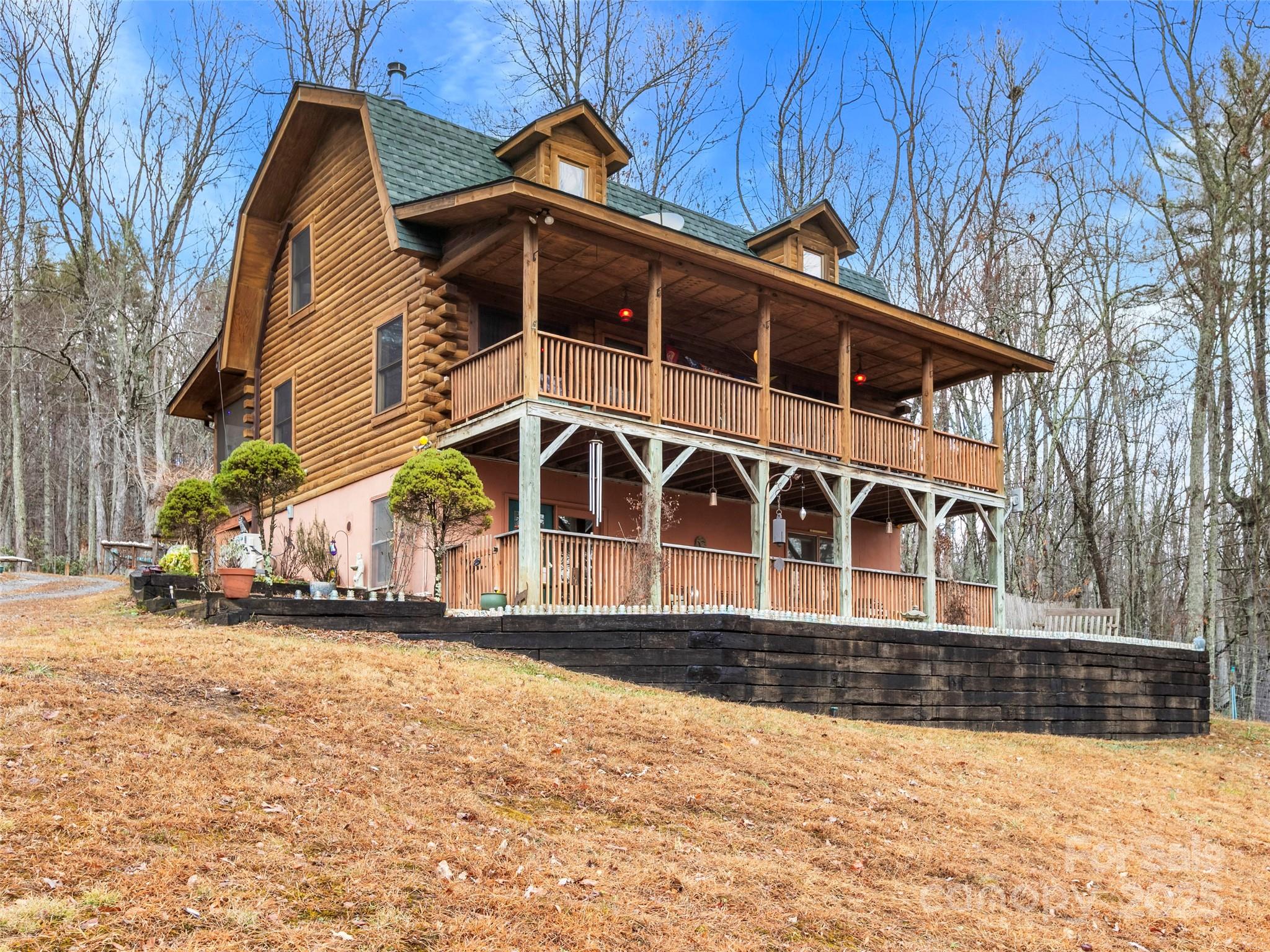 1239 Lower Loop Drive