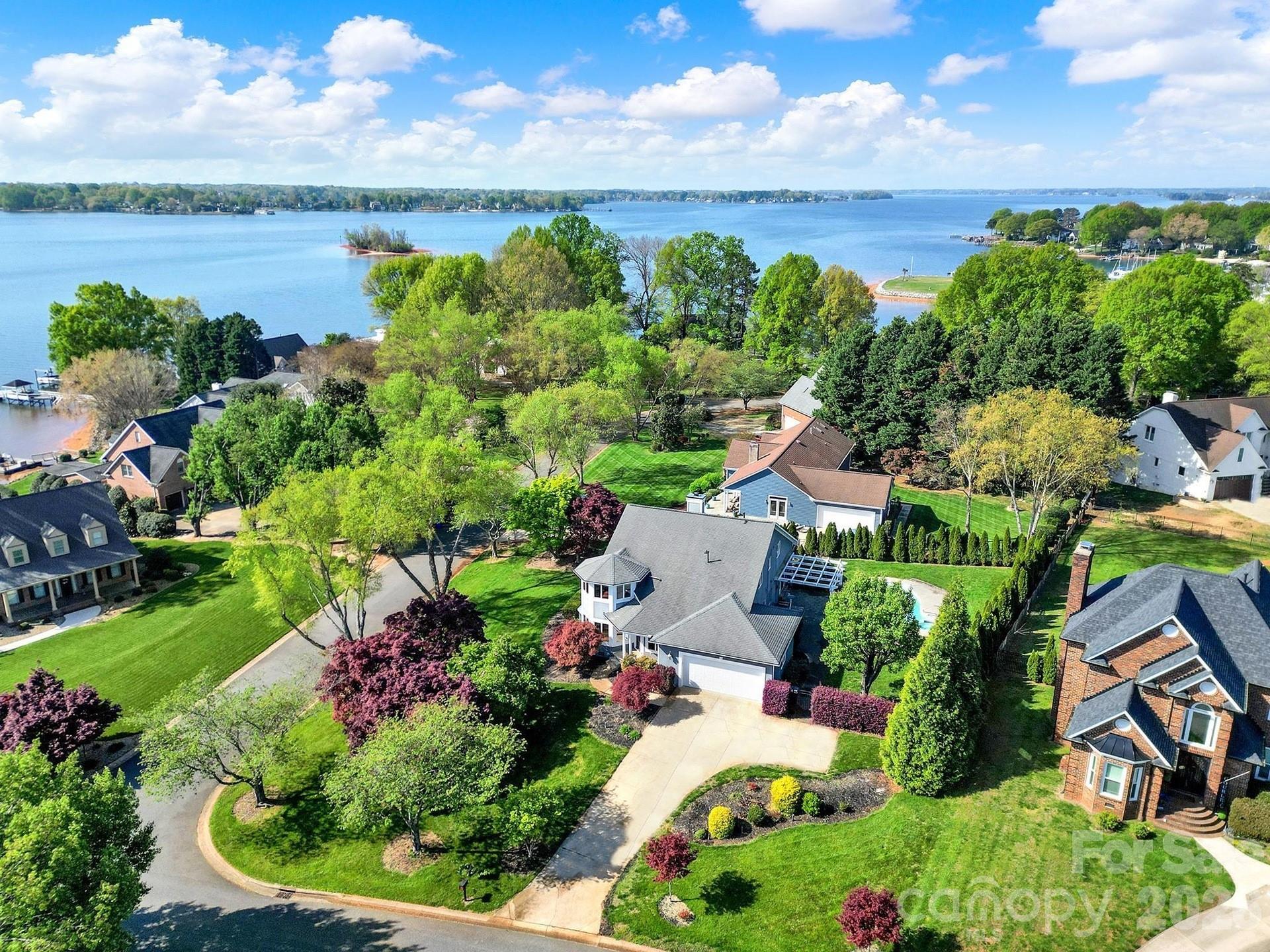 120 Royal Pointe Way