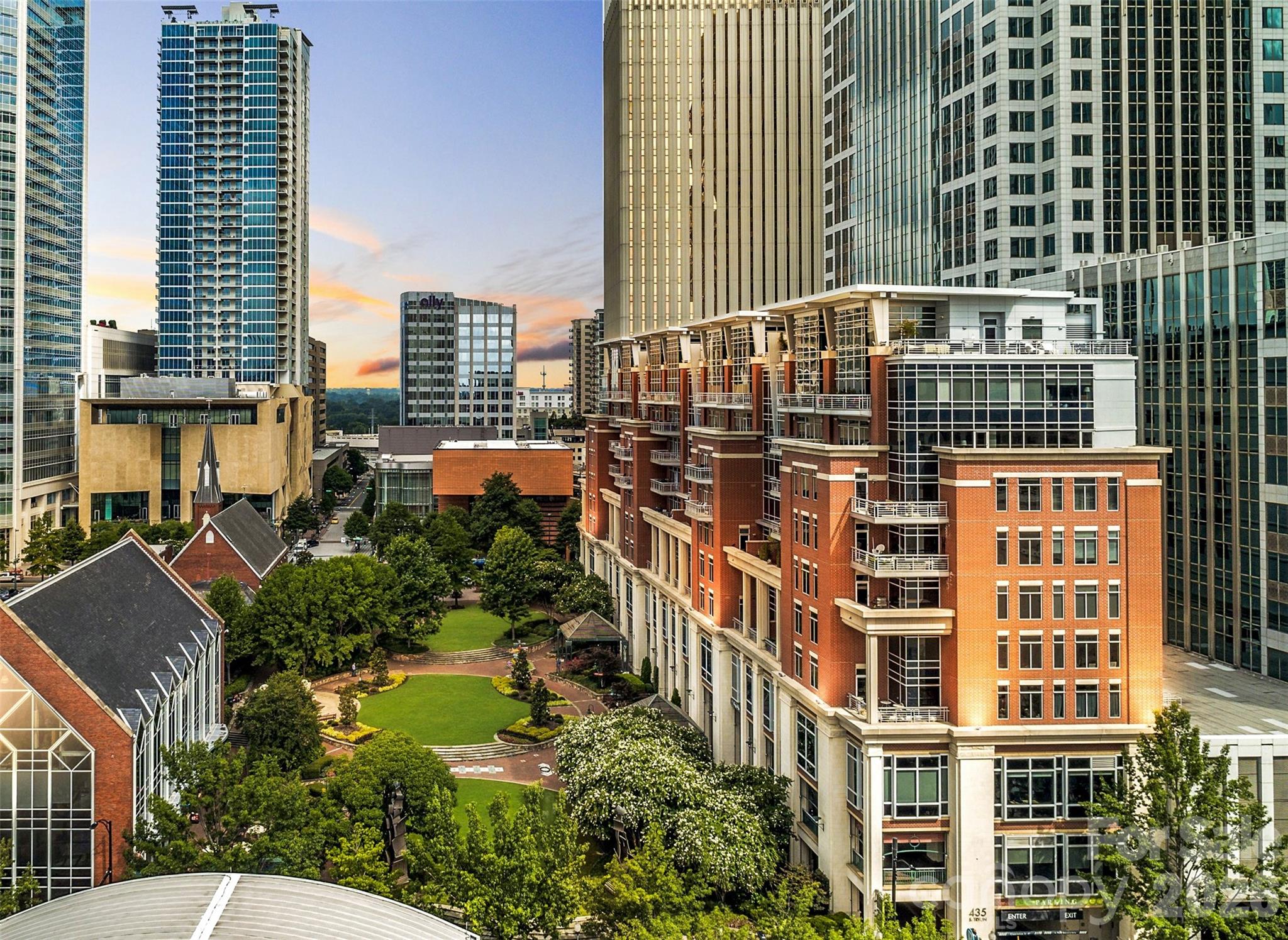 435 S Tryon Street Unit: 703