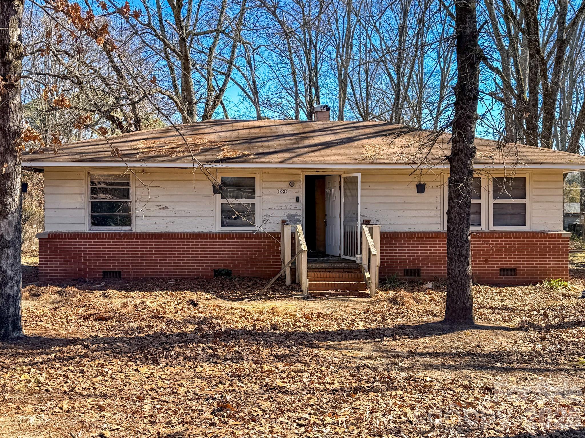 1035 S Stonewall Avenue