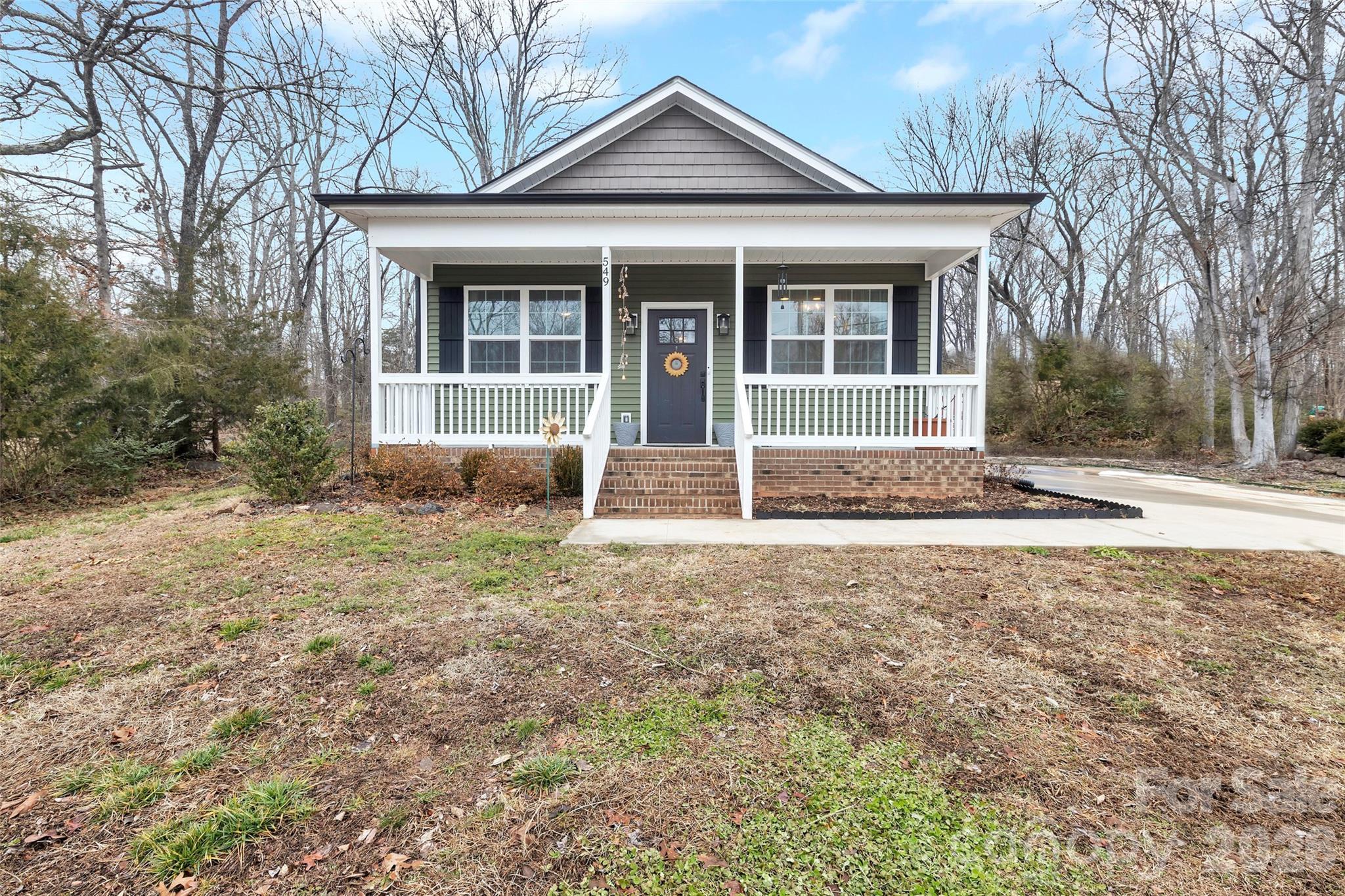 549 Castlewood Circle