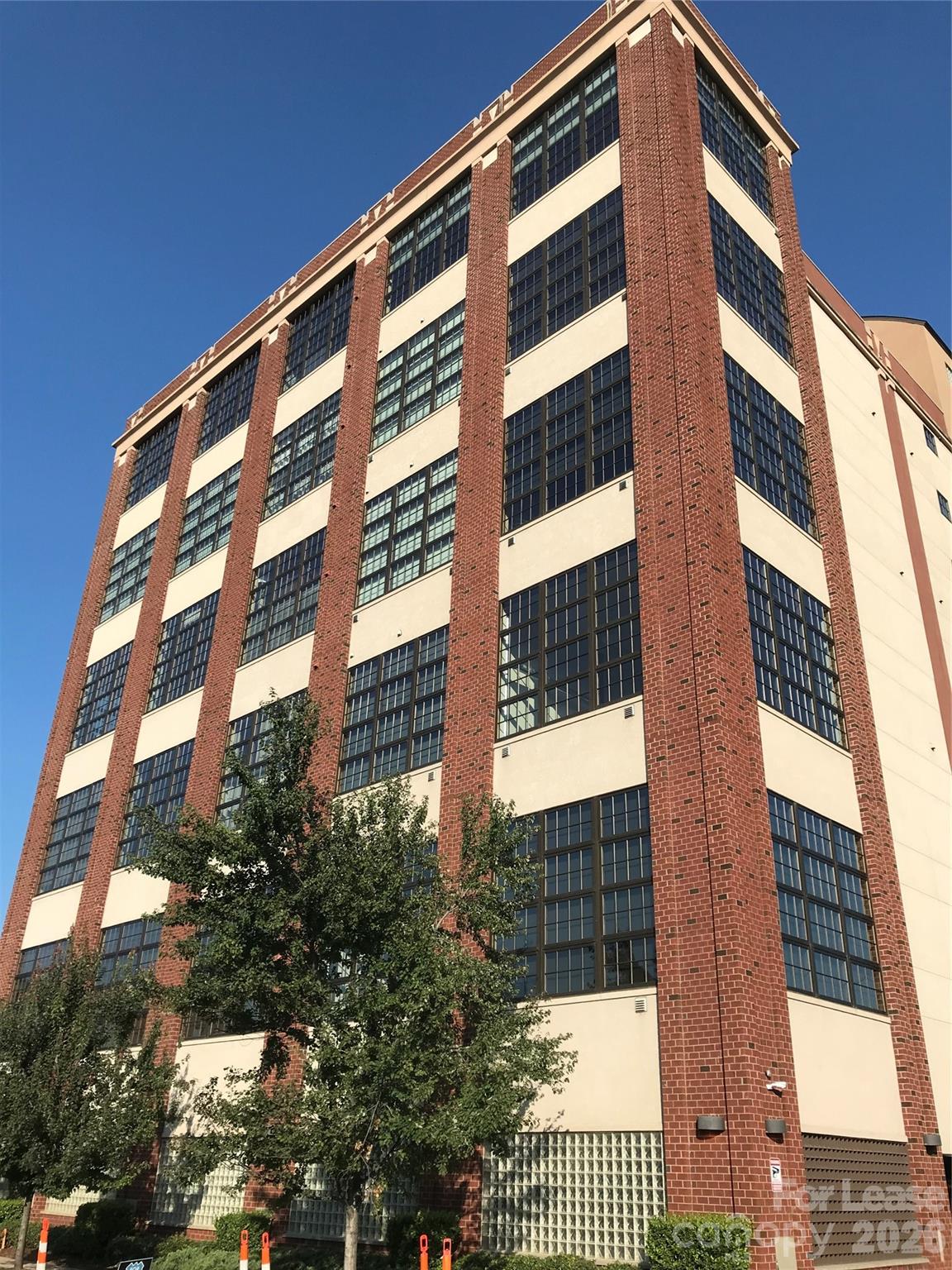 715 N Graham Street Unit: 207