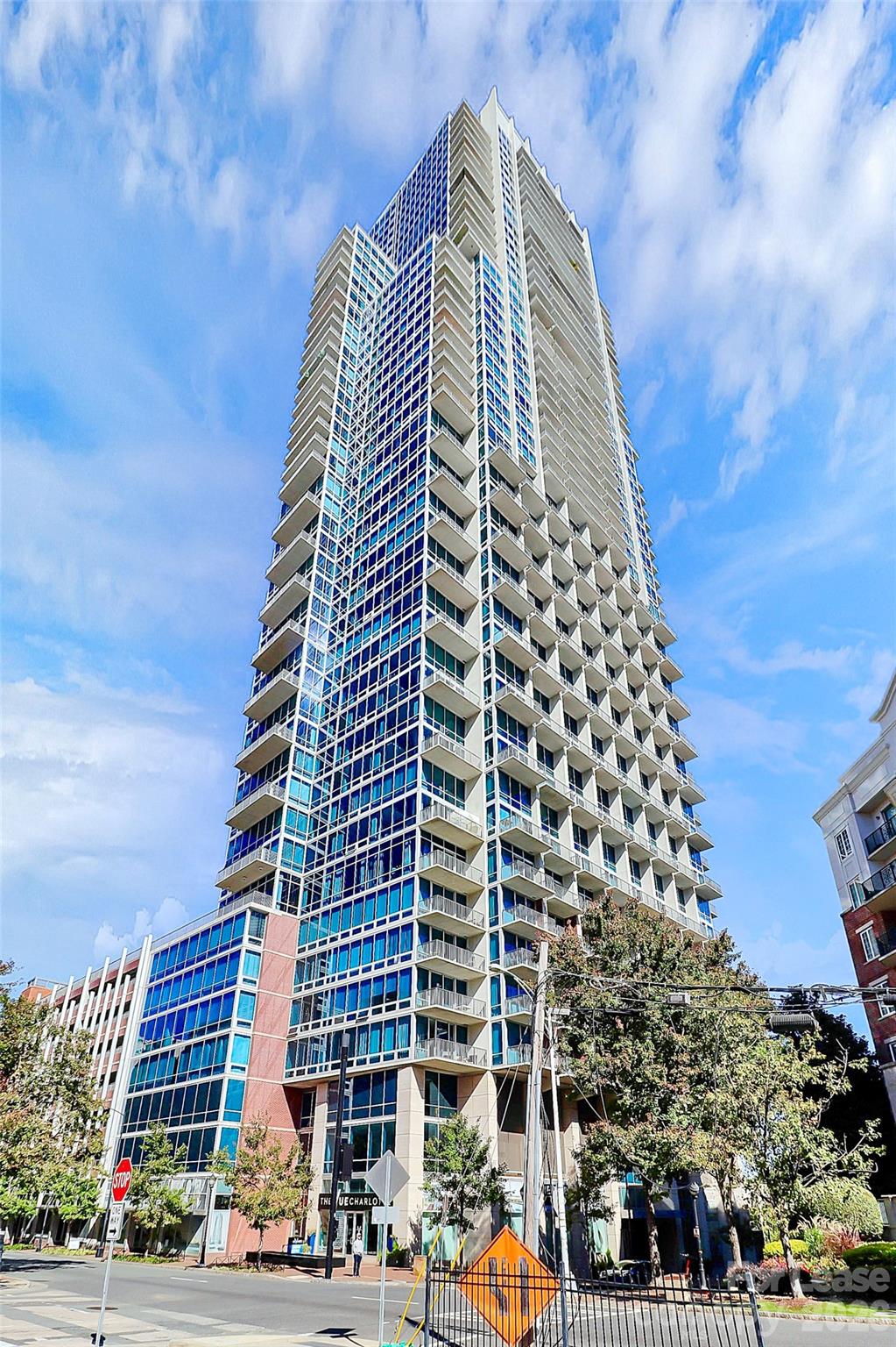 215 Pine Street N Unit: 4204