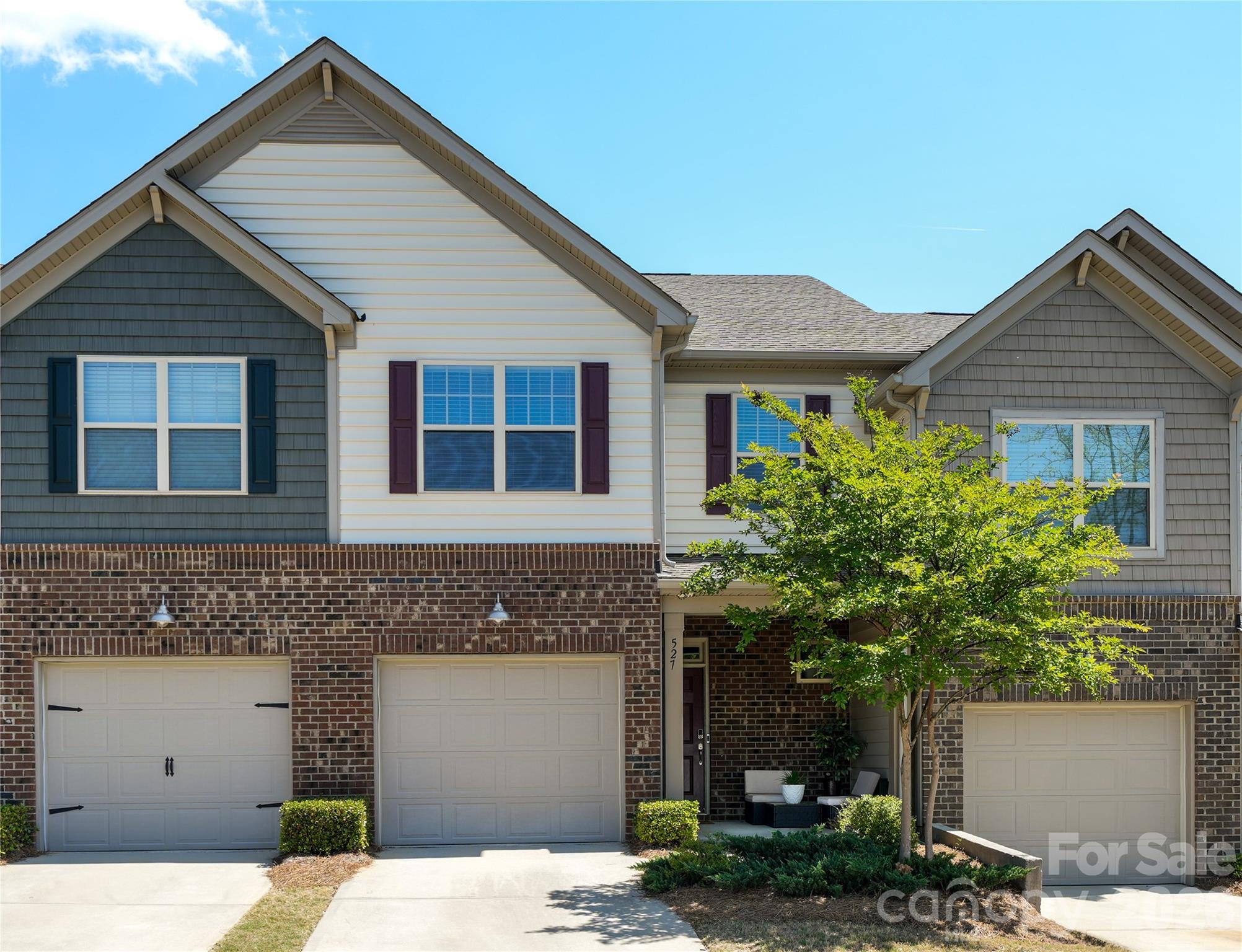 527 Common Raven Court