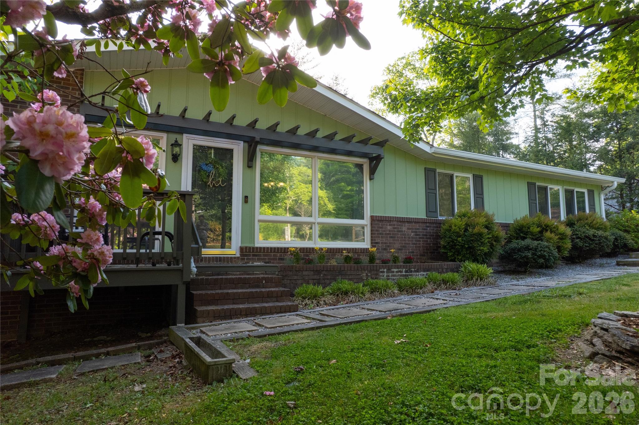 137 E Whisperwood Circle