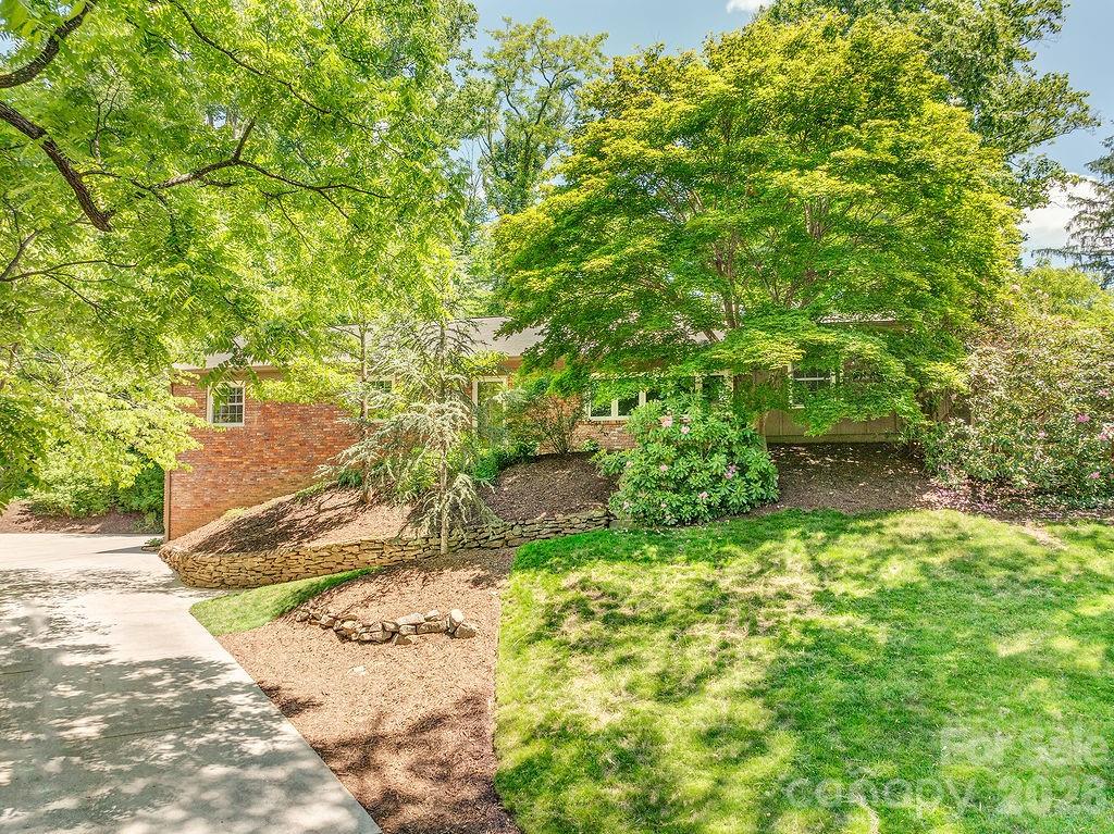 35 Dogwood Road