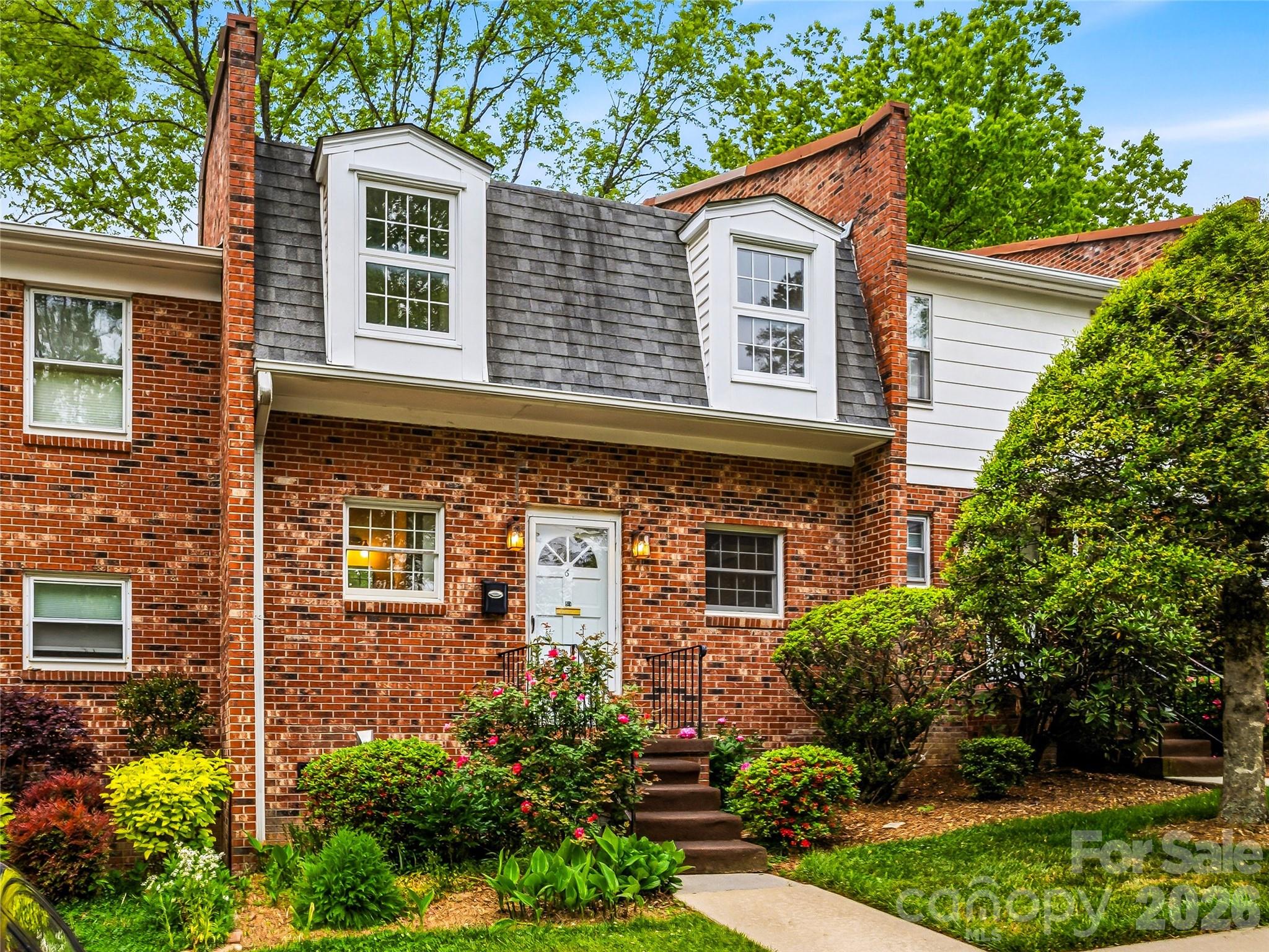 1409 Kensington Road Unit: B6