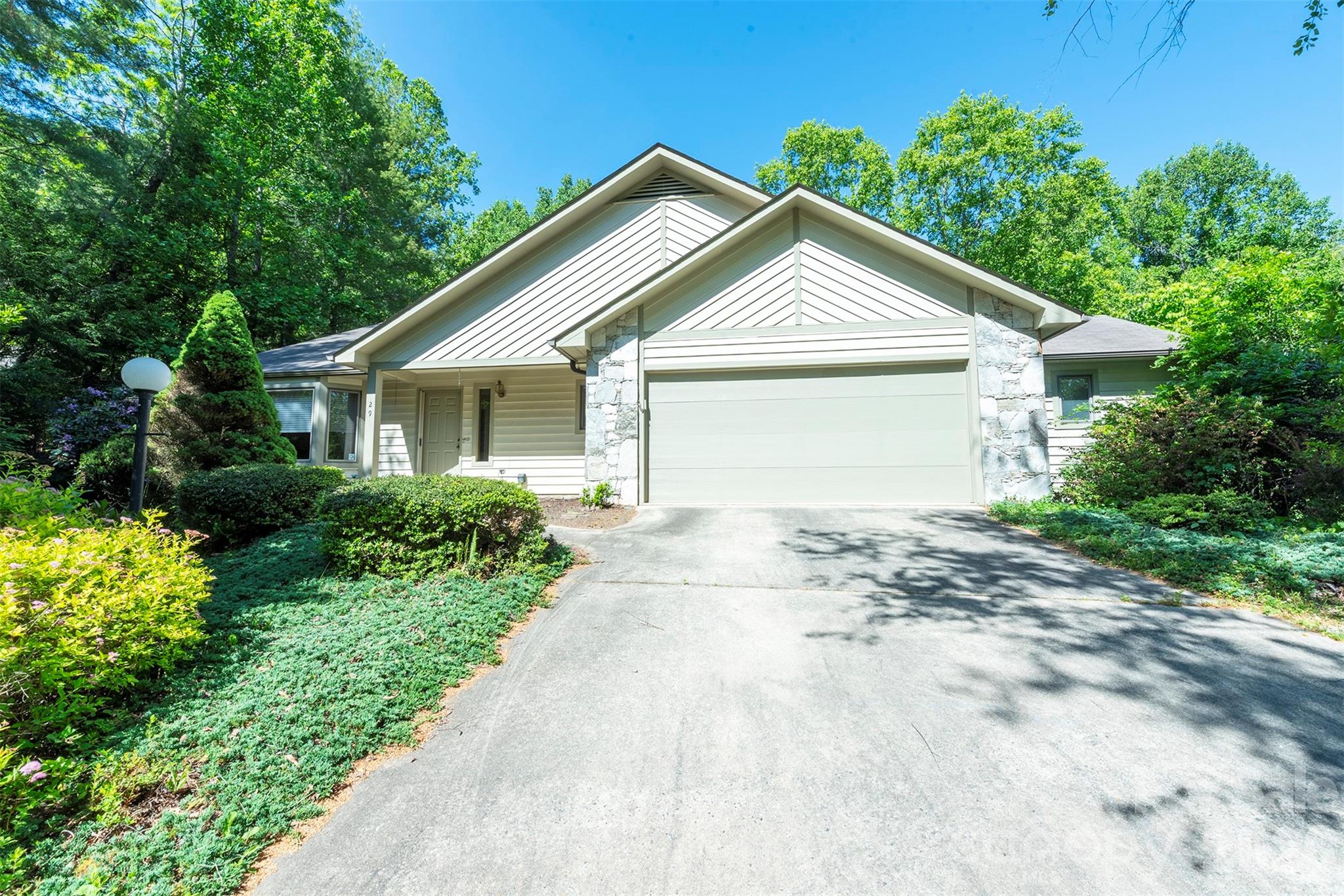 29 Hillcreek Drive