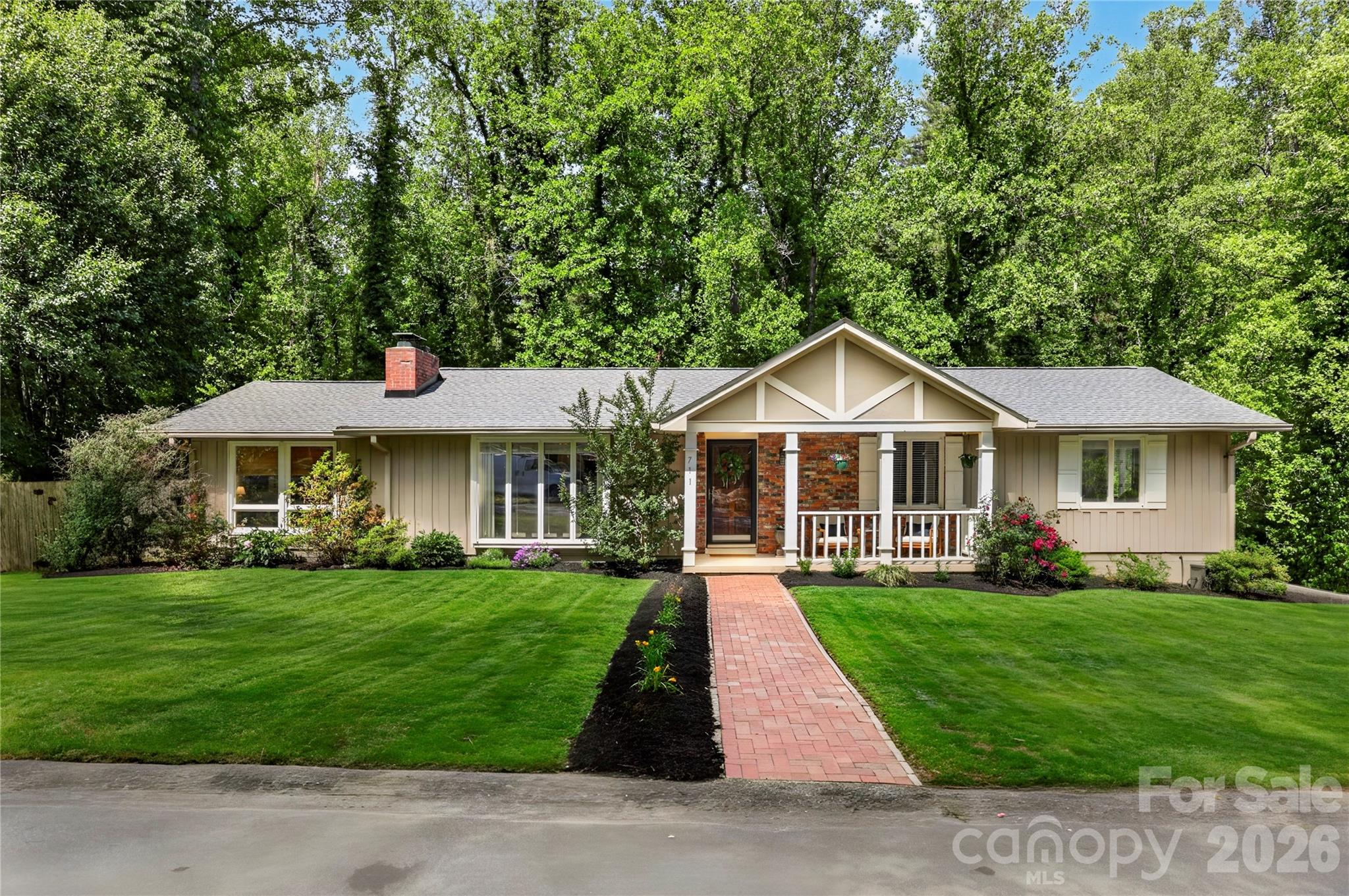 711 Oak Terrace Lane