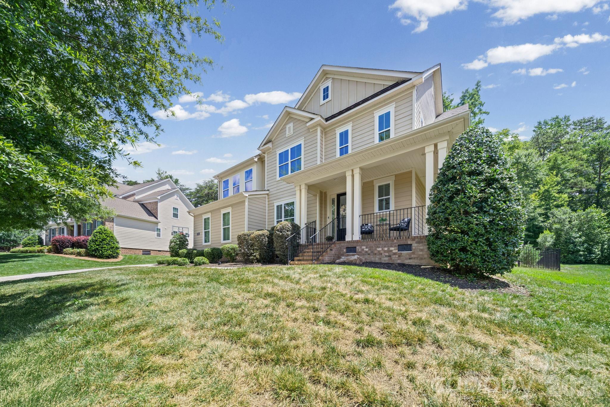 163 Monteray Oaks Circle