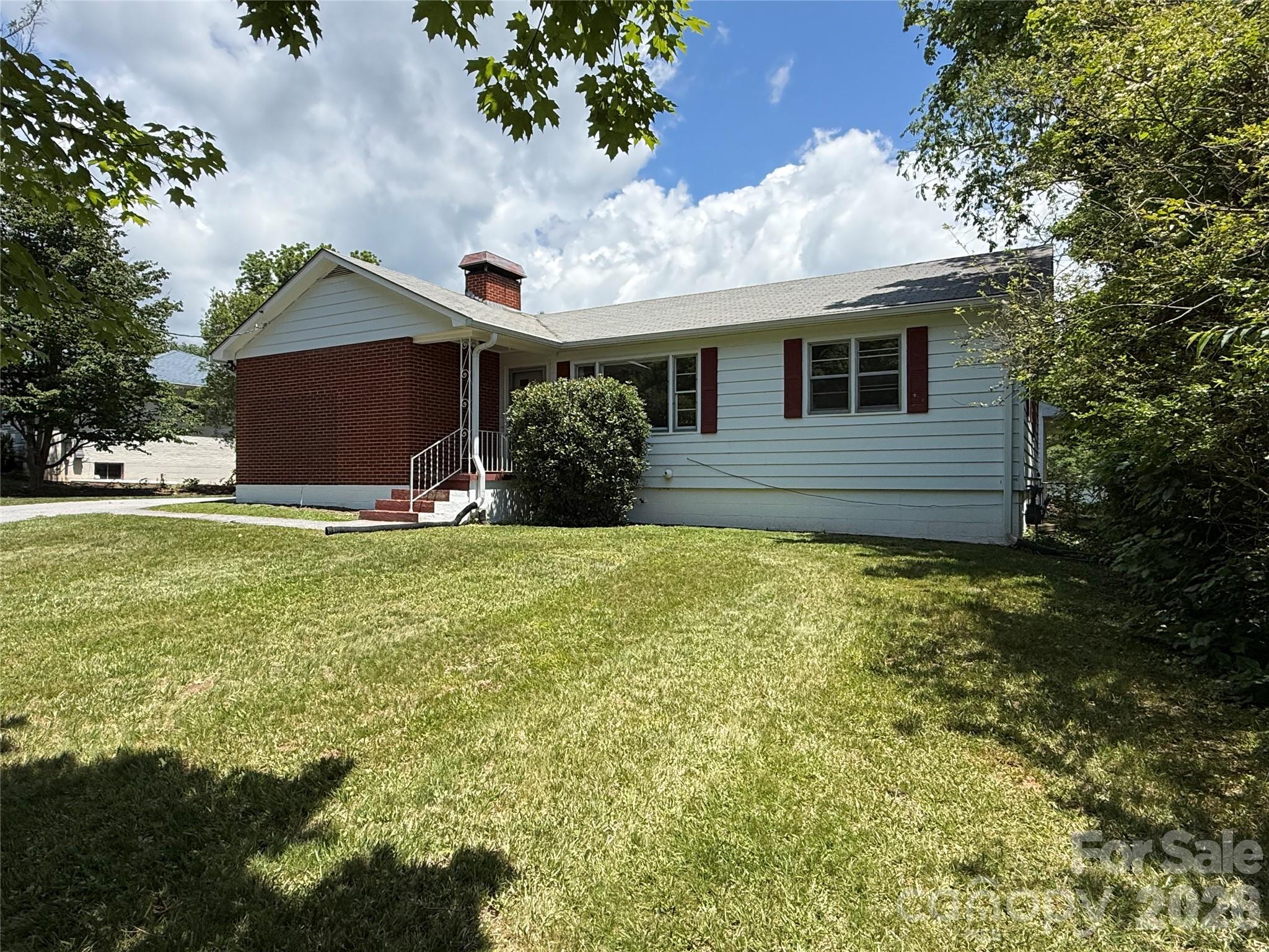 17 N Pershing Road