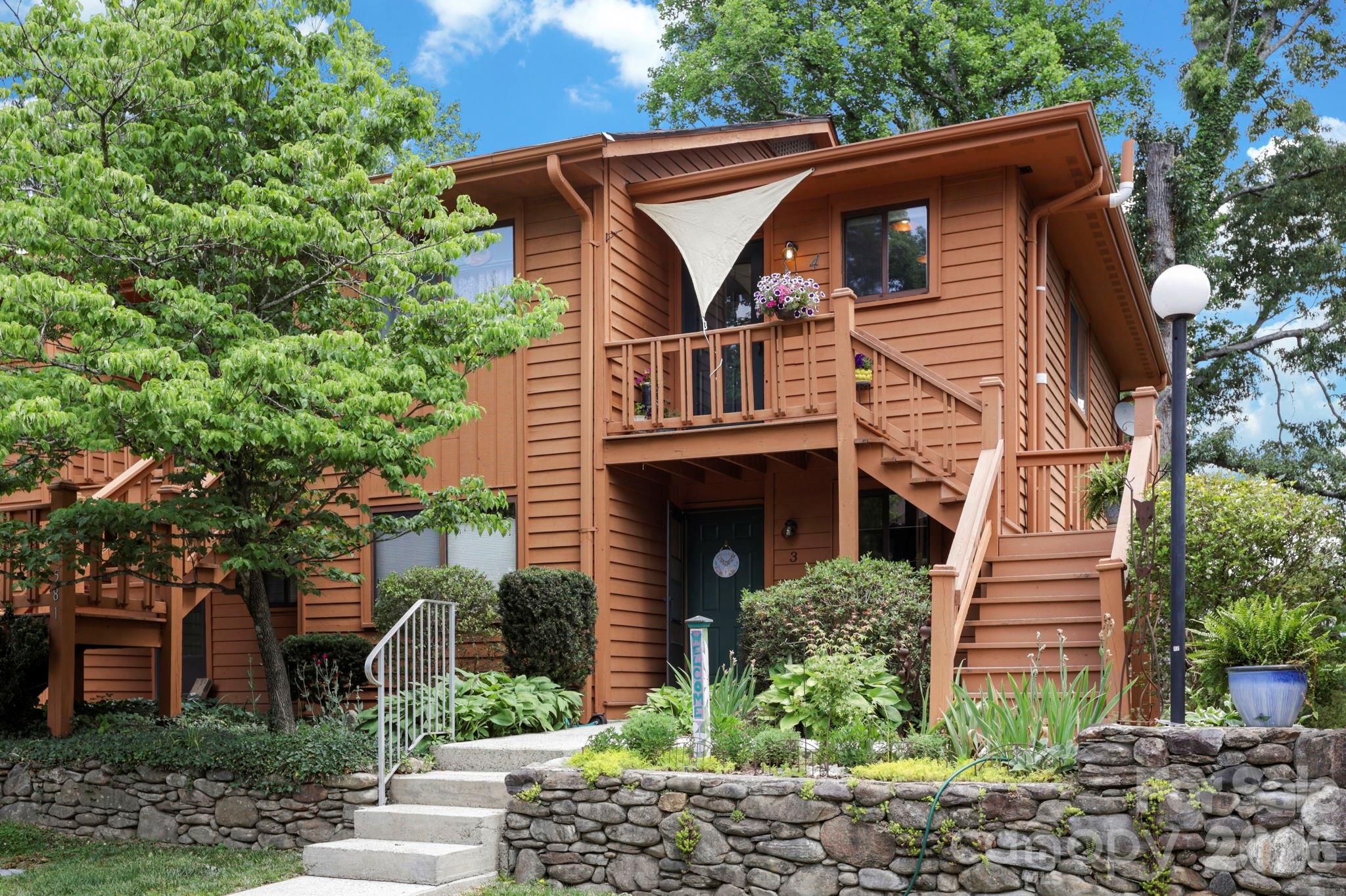 581 Courtwood Lane Unit: 4