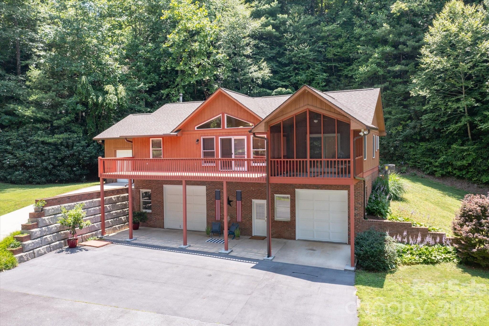 134 Valle Way