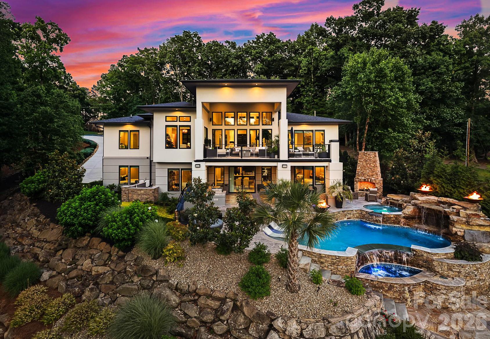 106 Norcross Lane