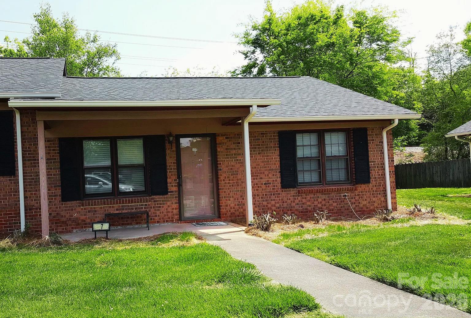 137 Glenwood Drive Unit: D