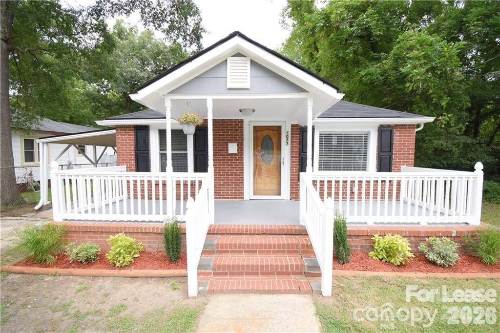 1077 Henderson Street