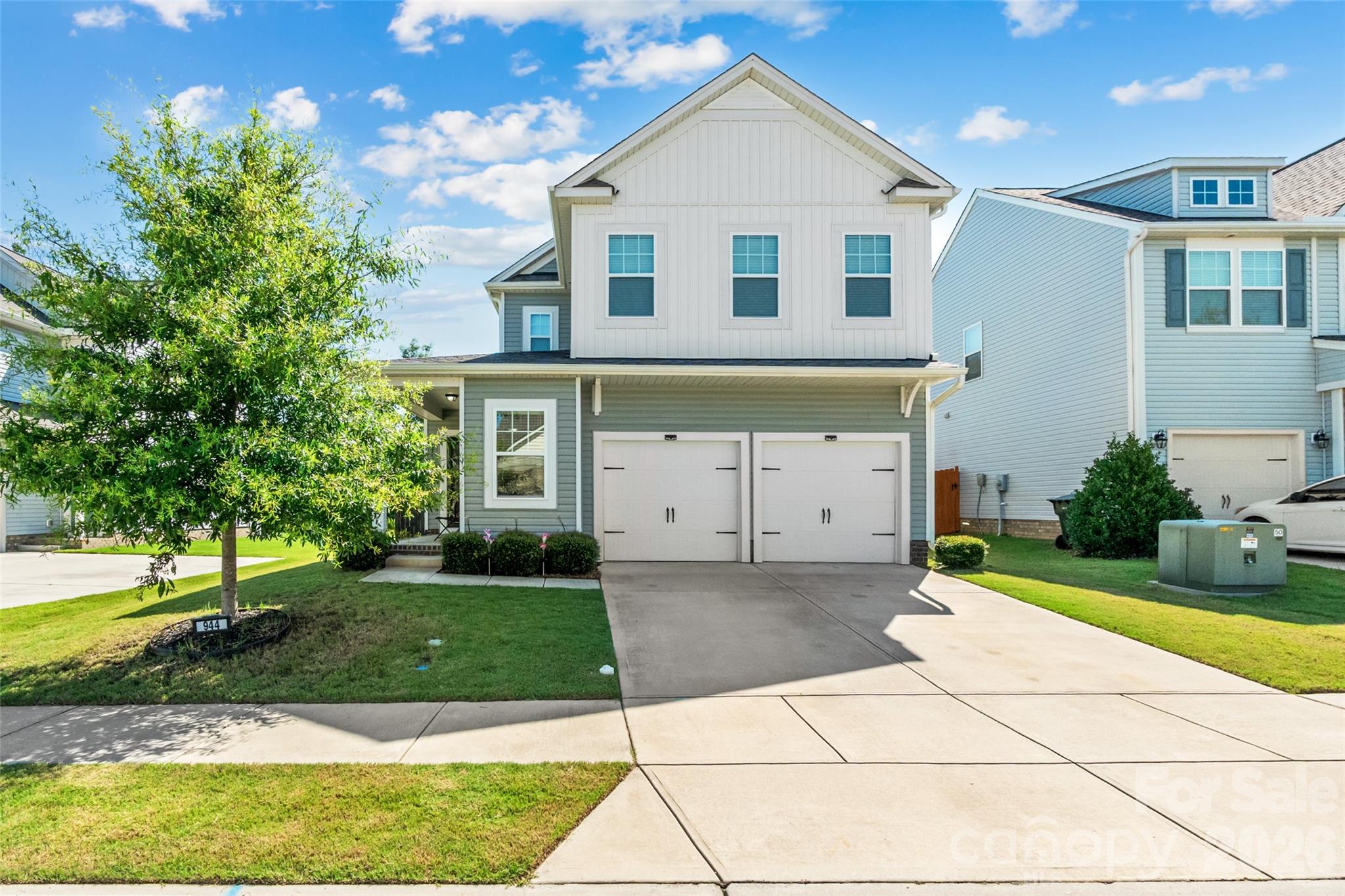 944 Von Buren Boulevard