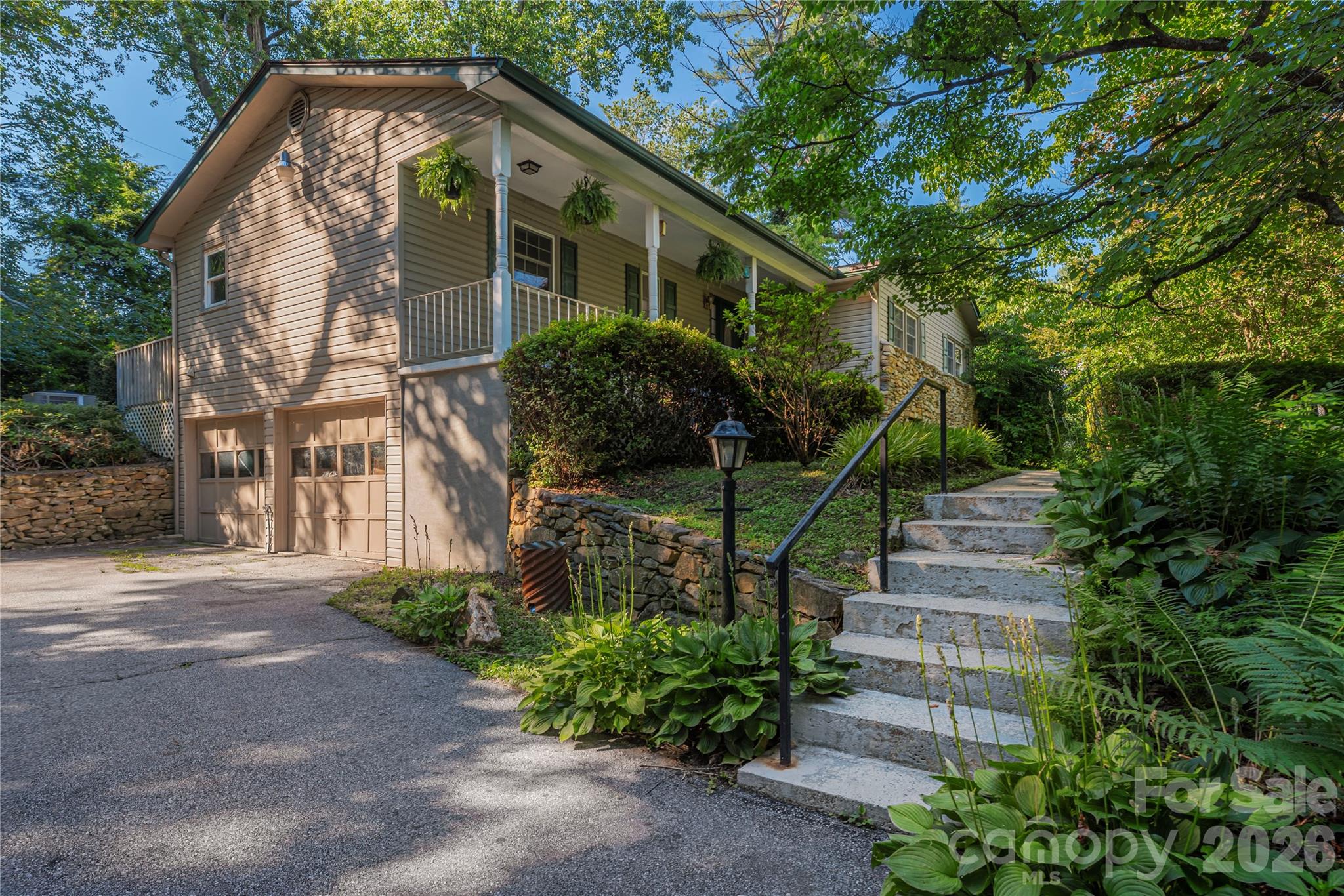 142 Whisperwood Drive Unit: 19