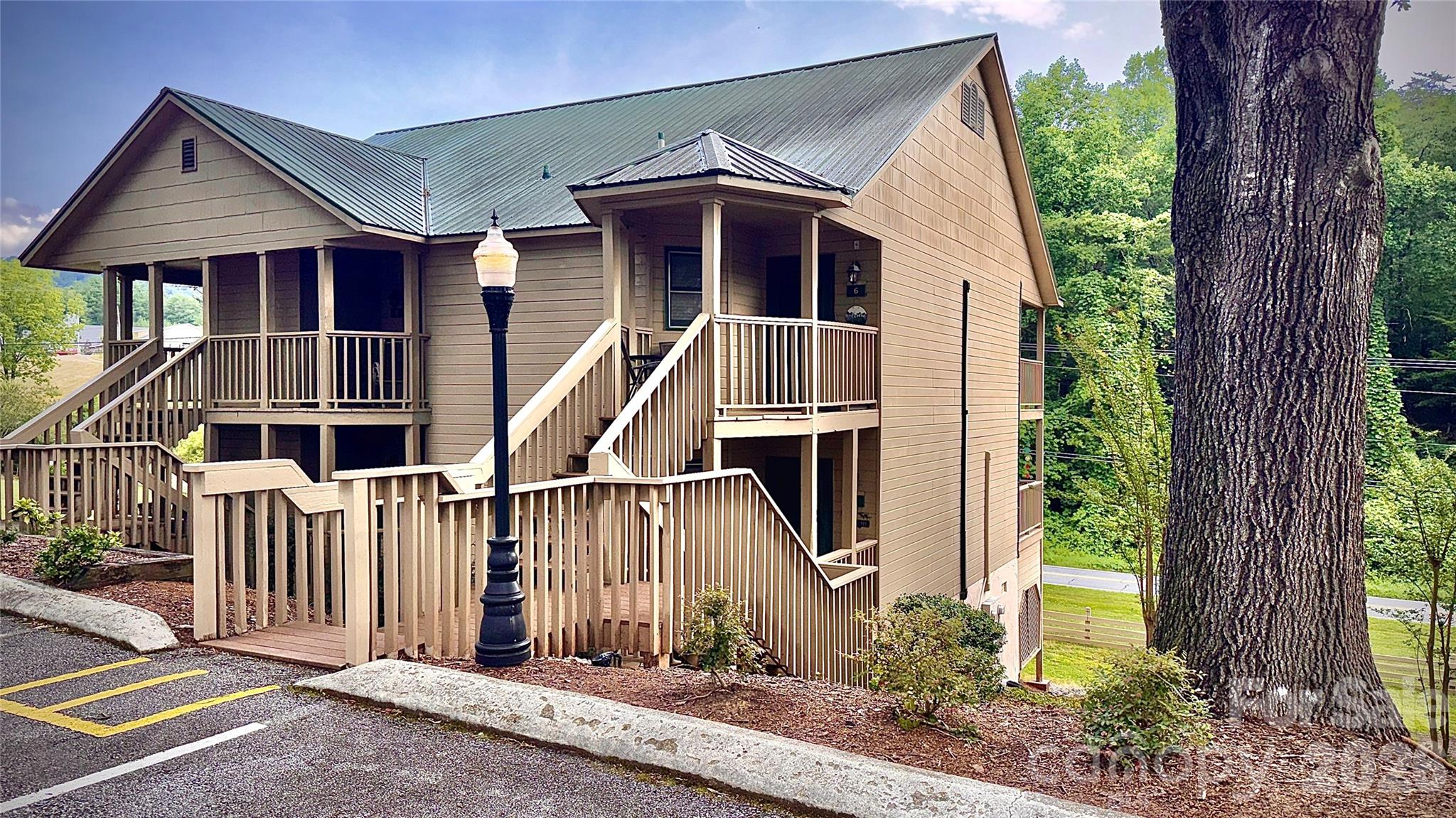 160 Whitney Boulevard Unit: 3