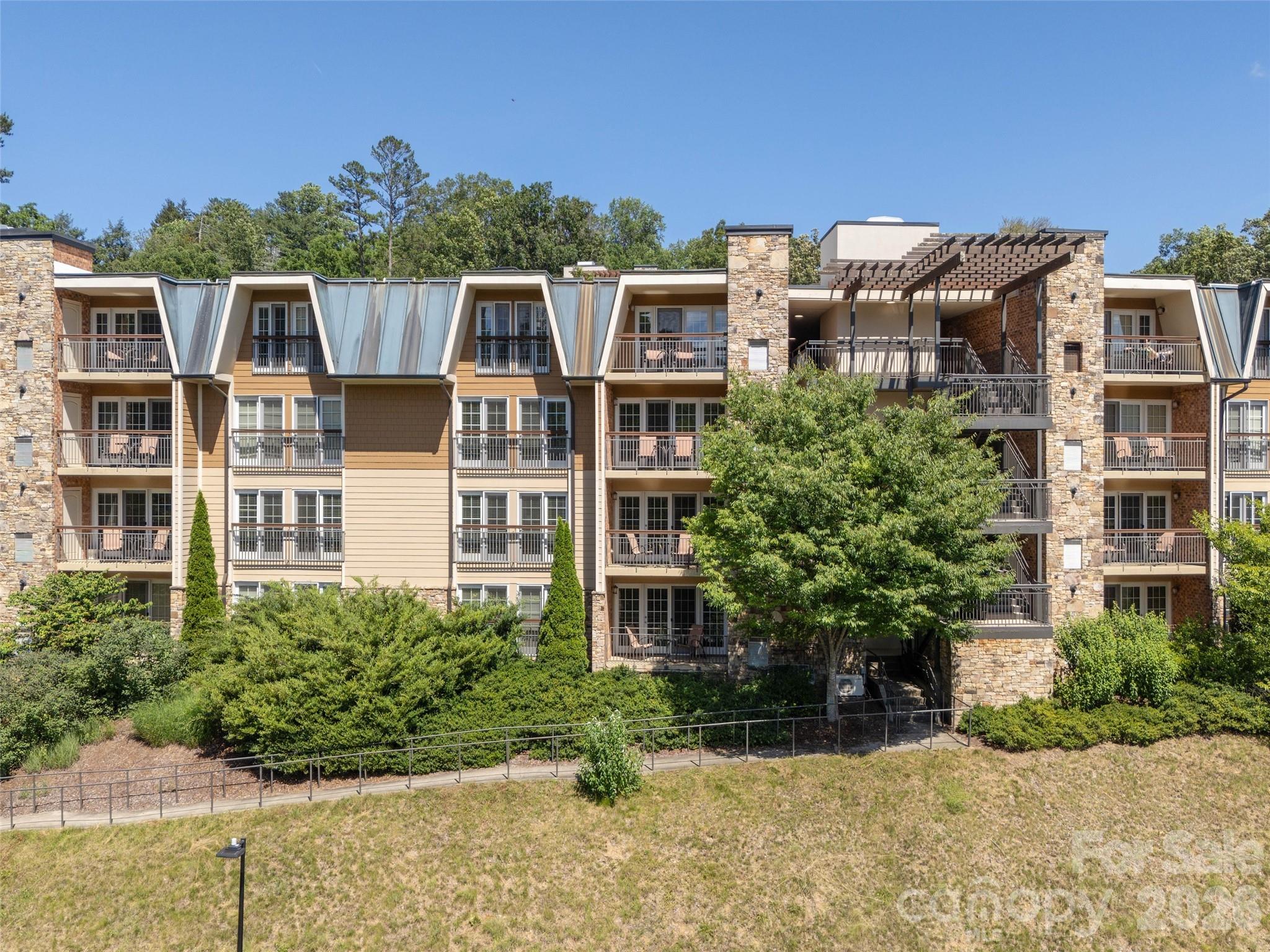 208 Bowling Park Road Unit: 208