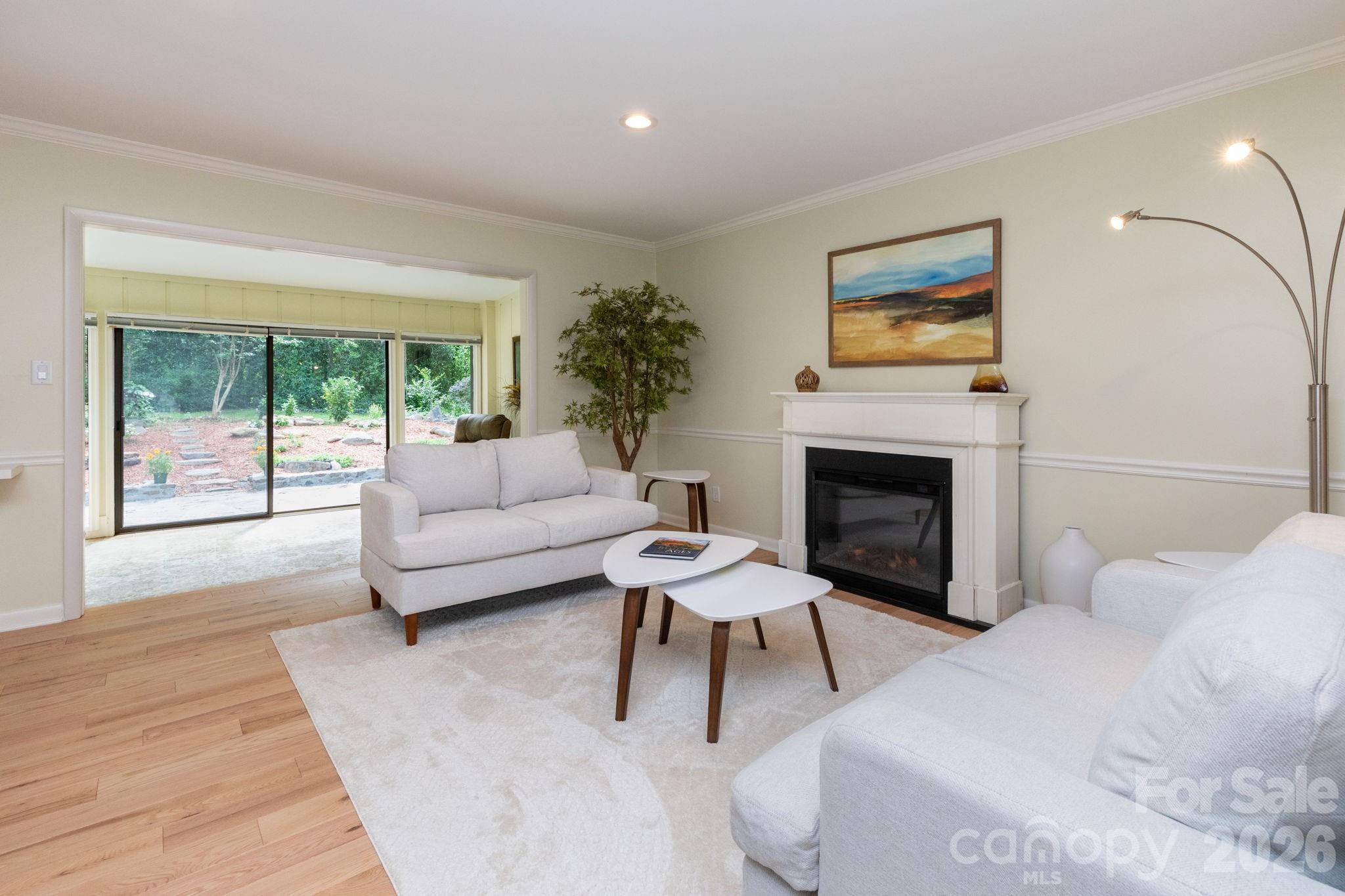 301 Crowfields Lane