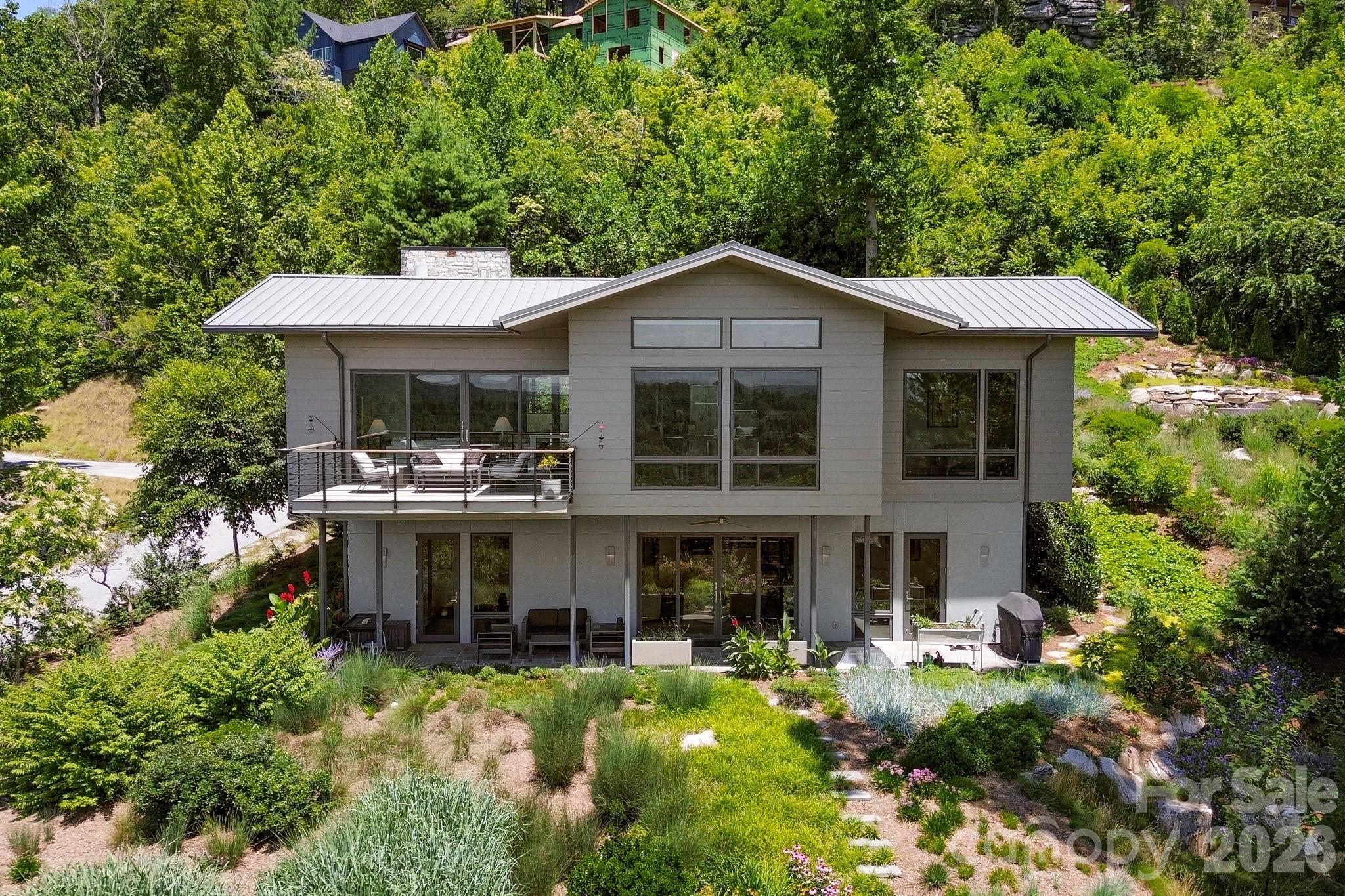 232 Curtain Bluff