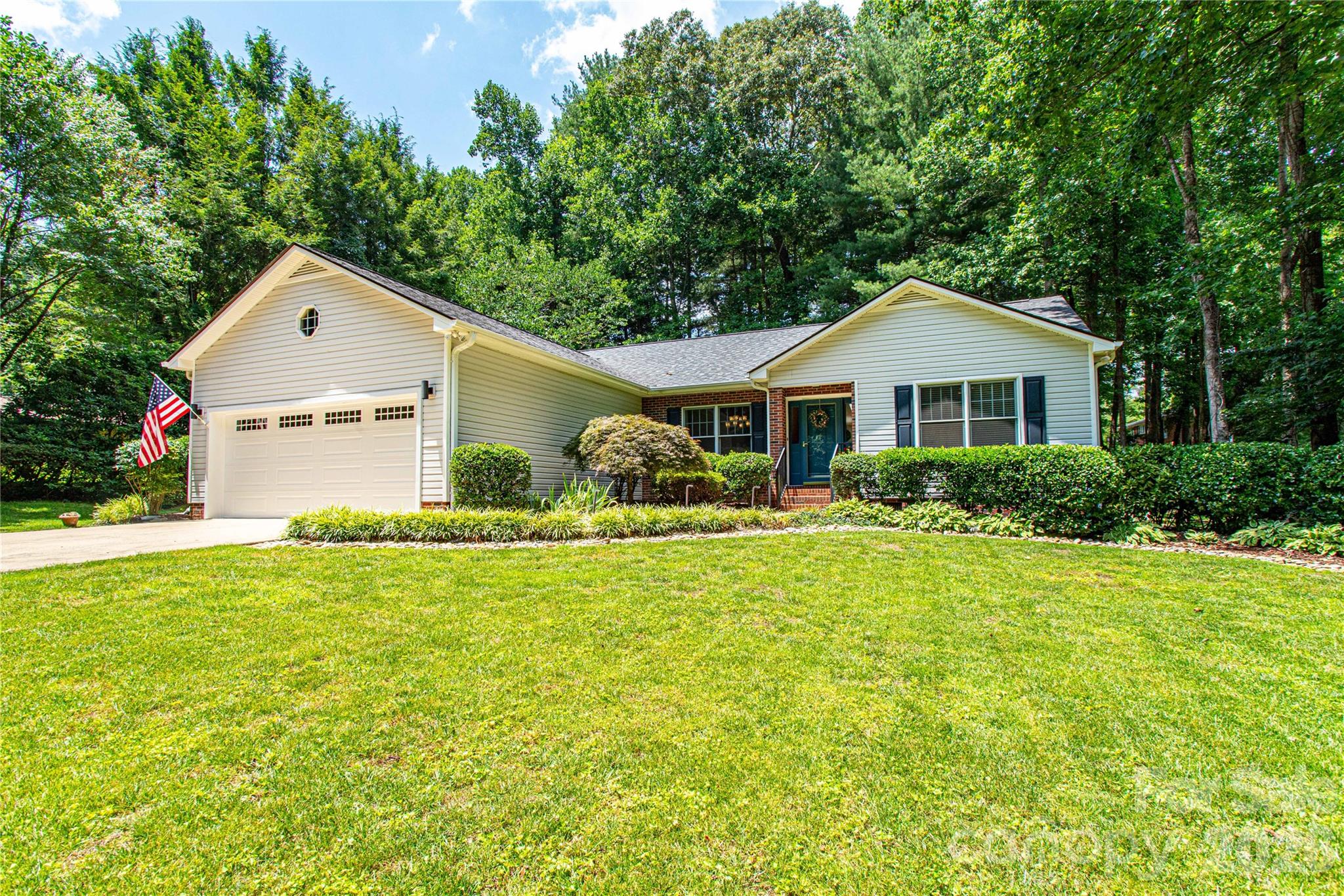 1705 Hummingbird Lane