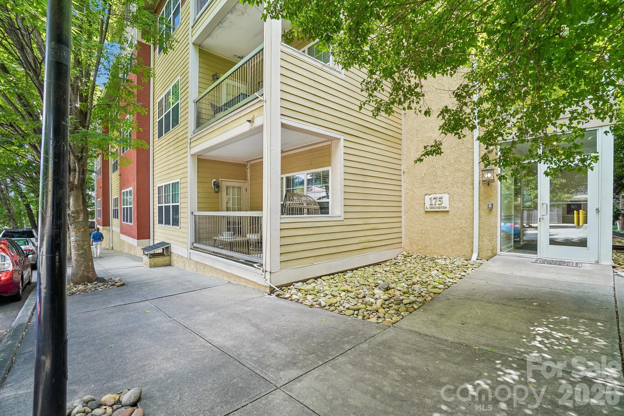175 S Lexington Avenue Unit: 303