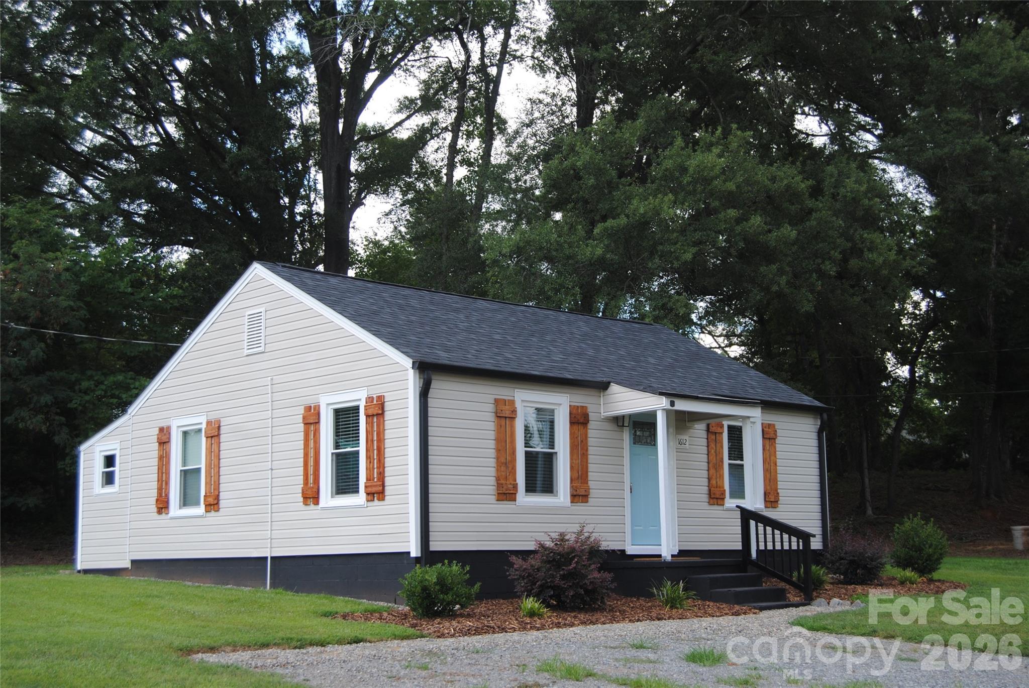 1602 Oakmont Court